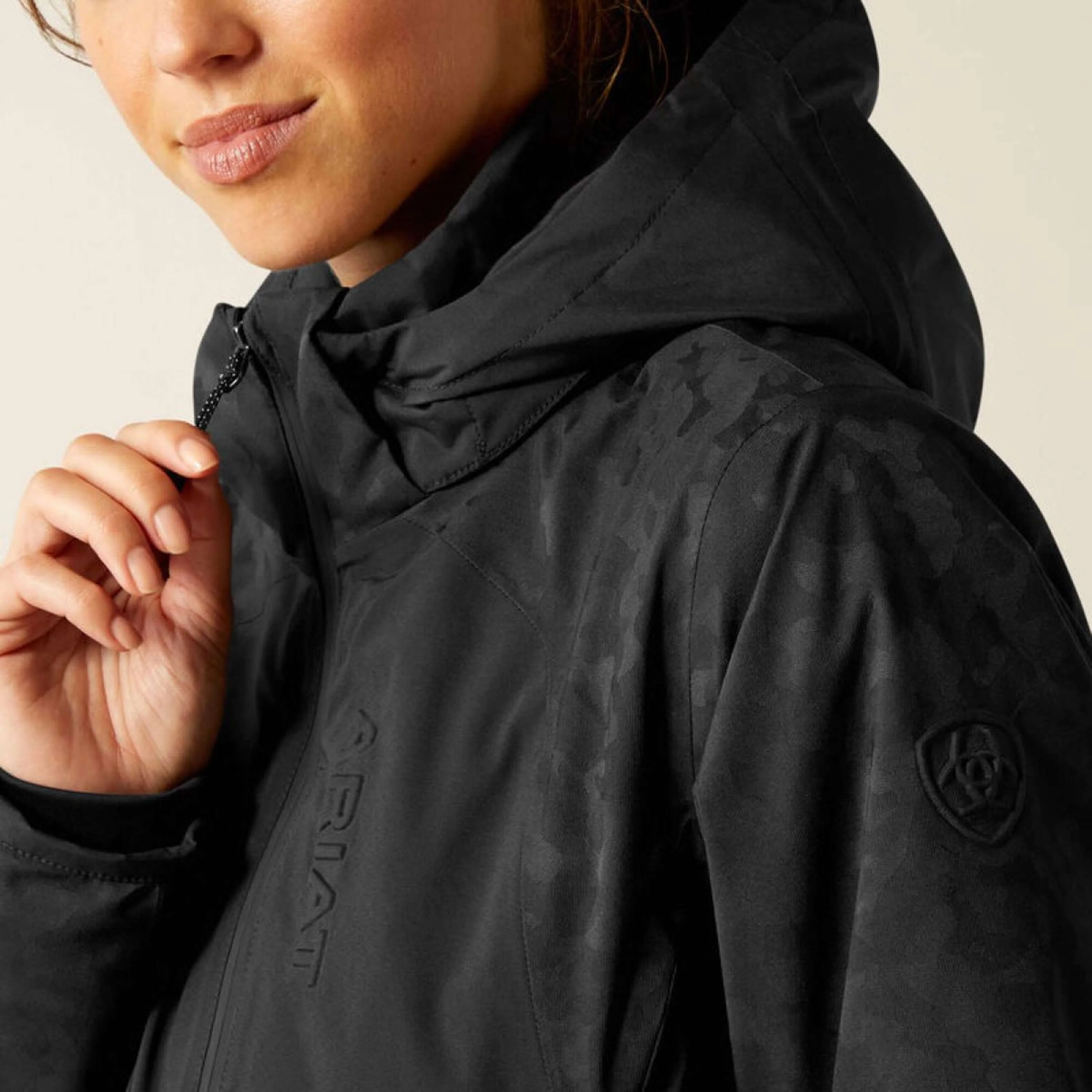 Ariat Jacke Valor 2.0 Waterproof Damen Schwarz/Camo - Image 5