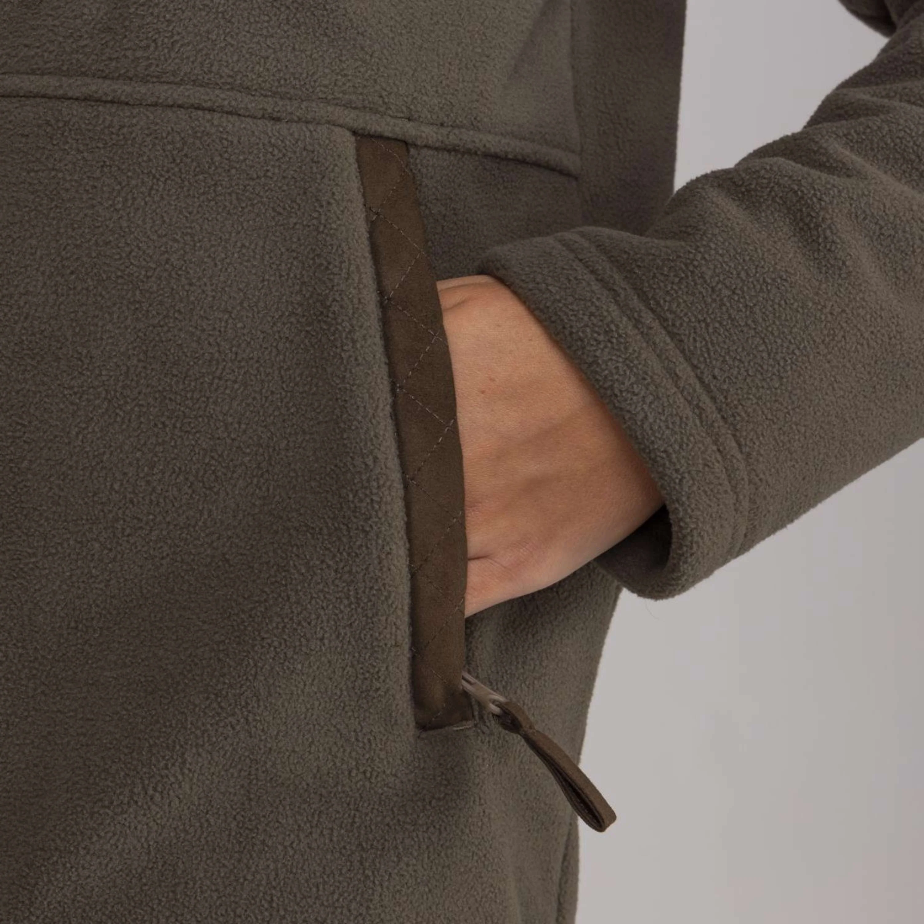 Aubrion by Shires Jacke Heritage Fleece Dunkelolive - Image 43