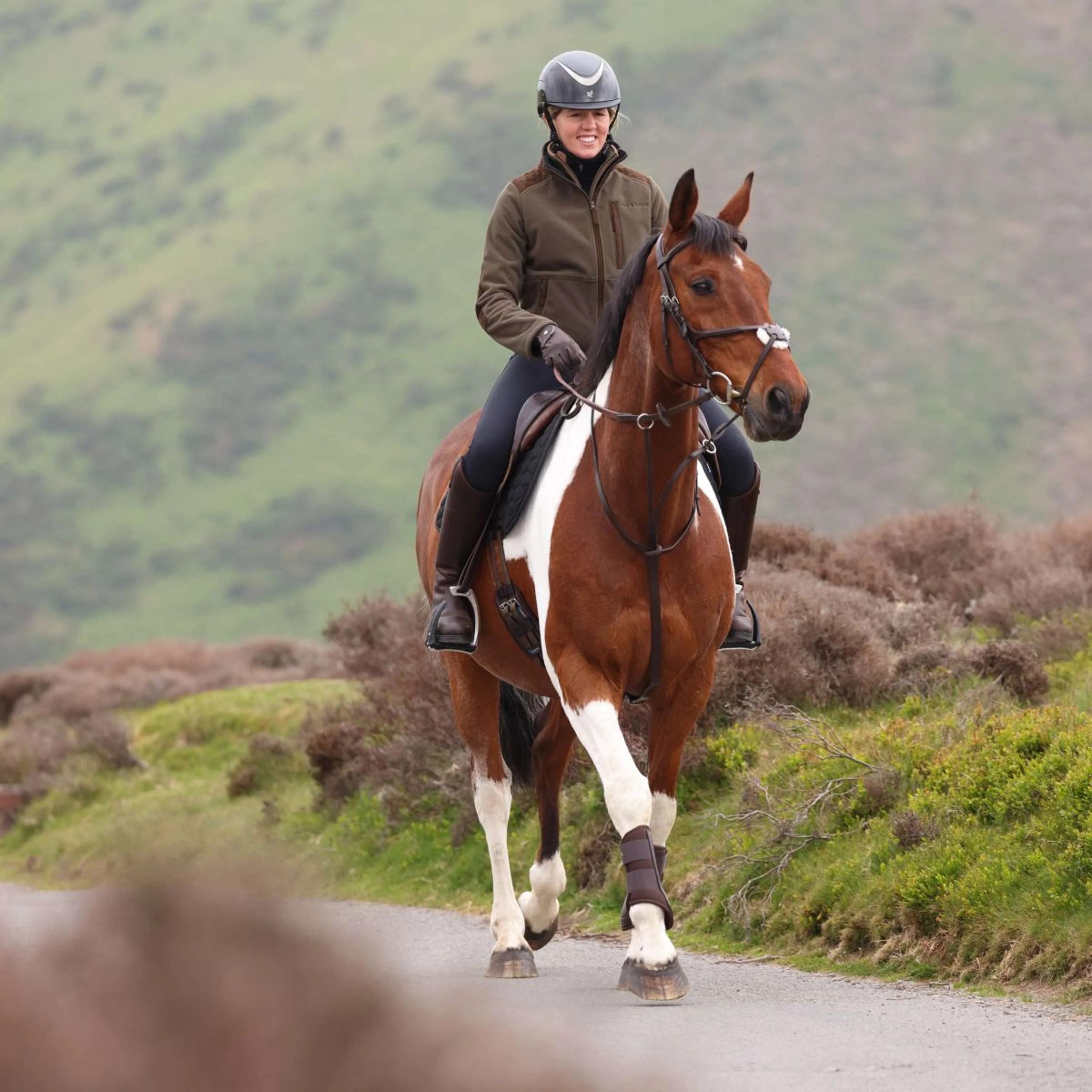 Aubrion by Shires Jacke Heritage Fleece Dunkelolive - Image 9