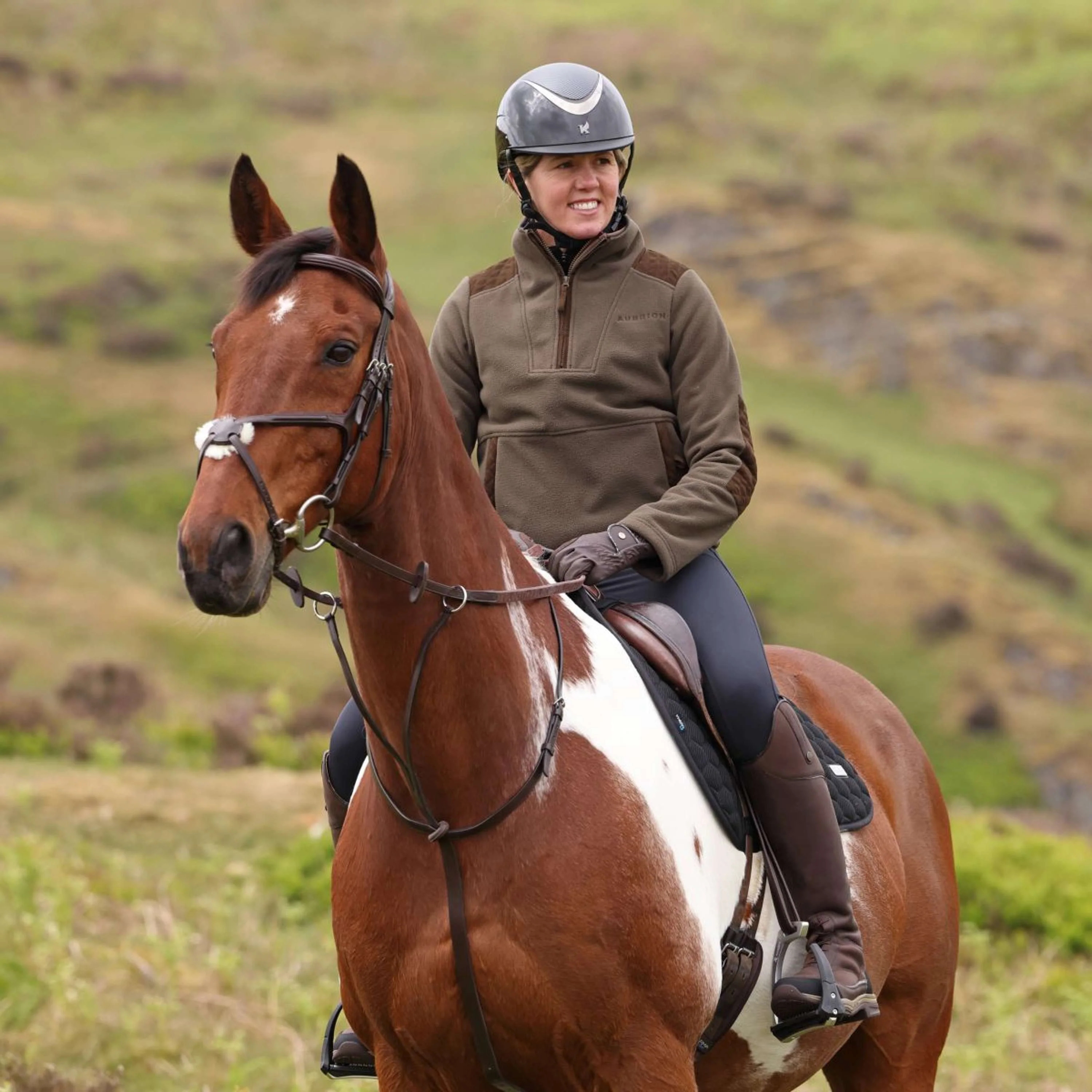 Aubrion by Shires Pullover Heritage Fleece Dunkelolive - Image 15