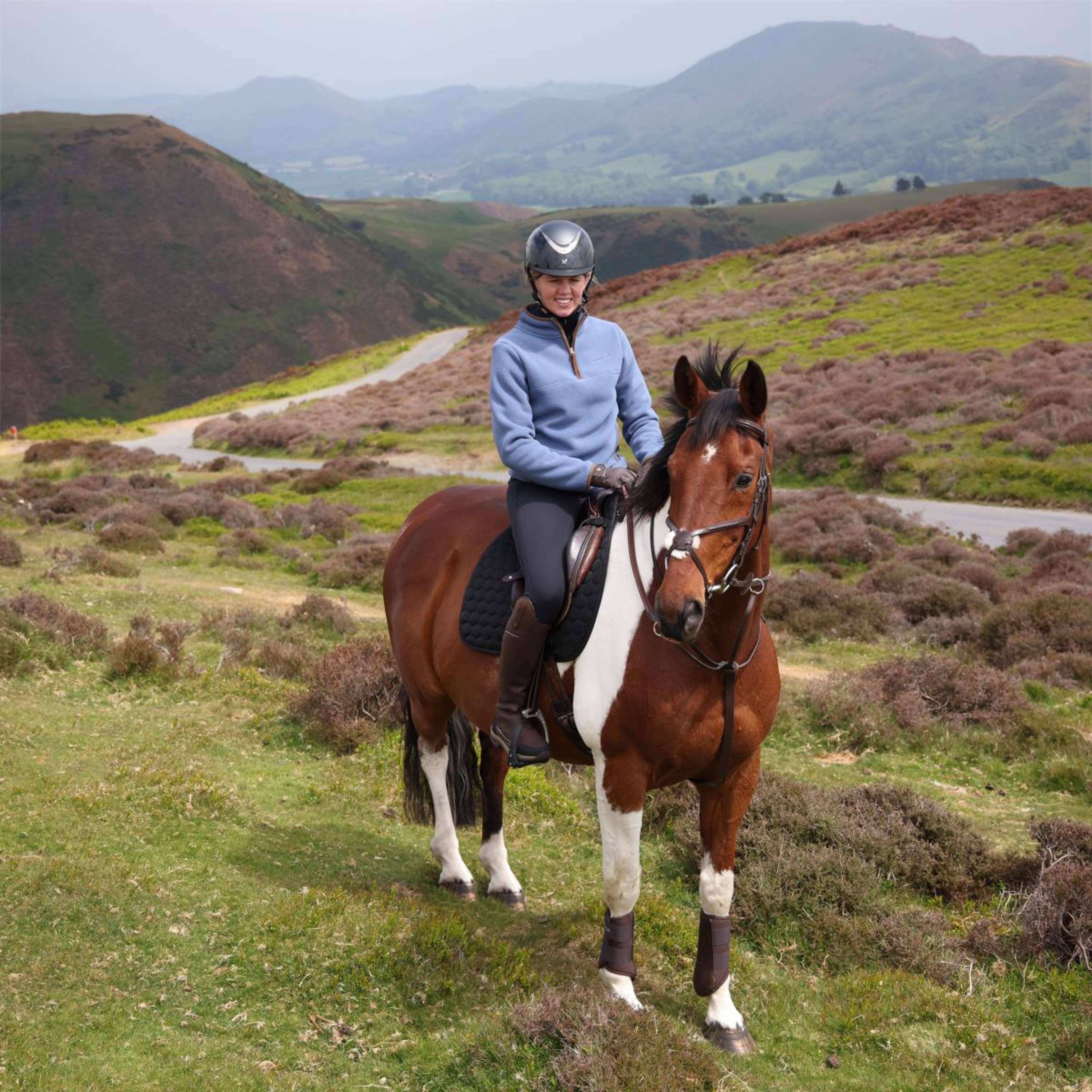 Aubrion by Shires Pullover Original Fleece Blau - Image 11