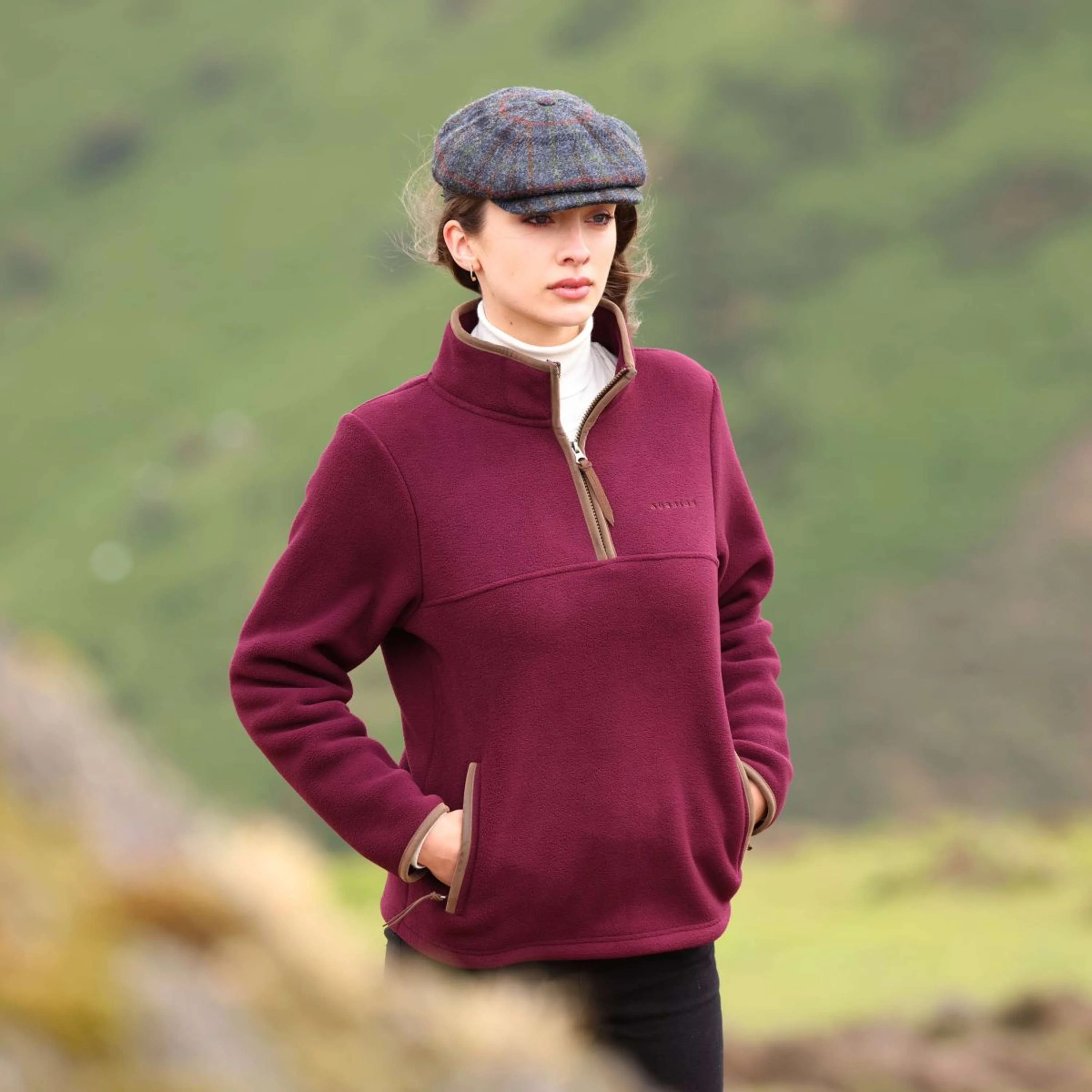 Aubrion by Shires Pullover Original Fleece Maroon - Image 9