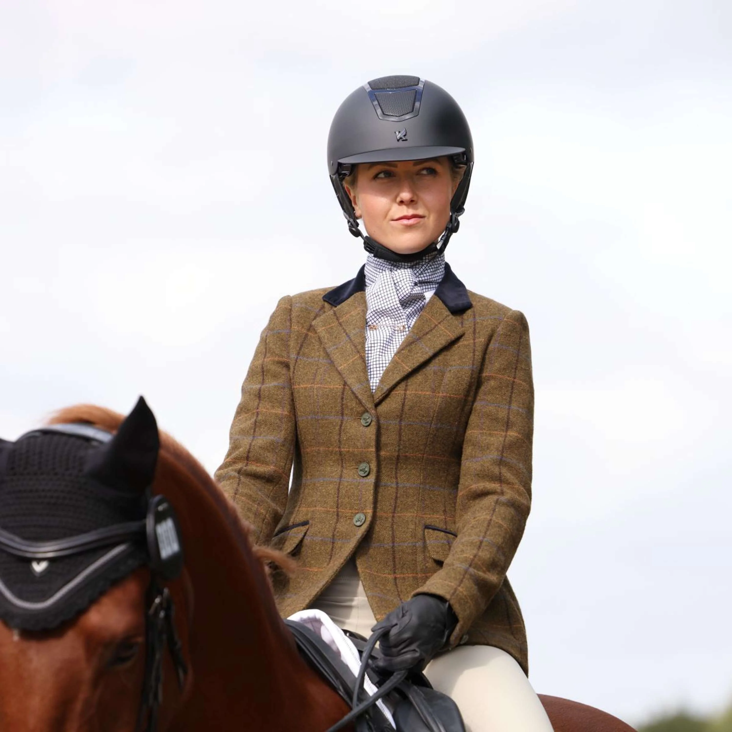 Aubrion by Shires Turnierjacket Saratoga Eichenbraun Check - Image 12