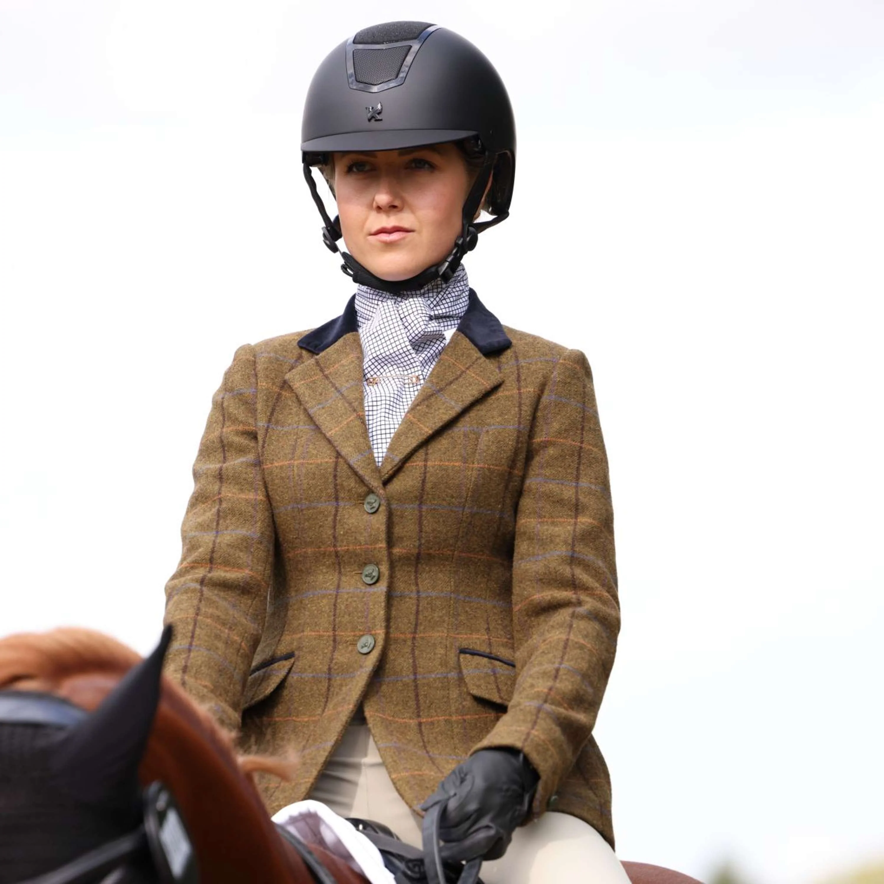 Aubrion by Shires Turnierjacket Saratoga Eichenbraun Check - Image 9