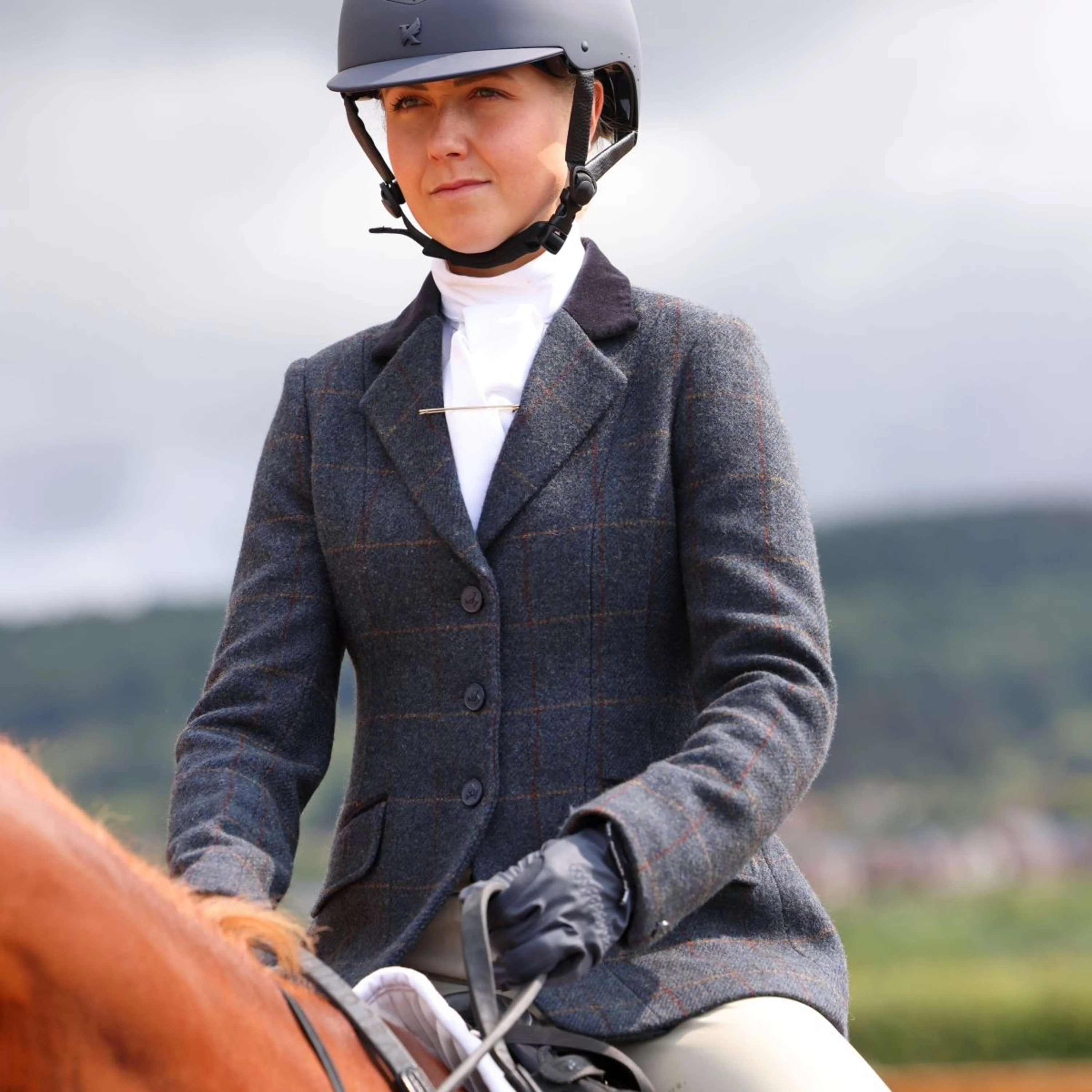 Aubrion by Shires Turnierjacket Saratoga Juniper Navy Check - Image 5