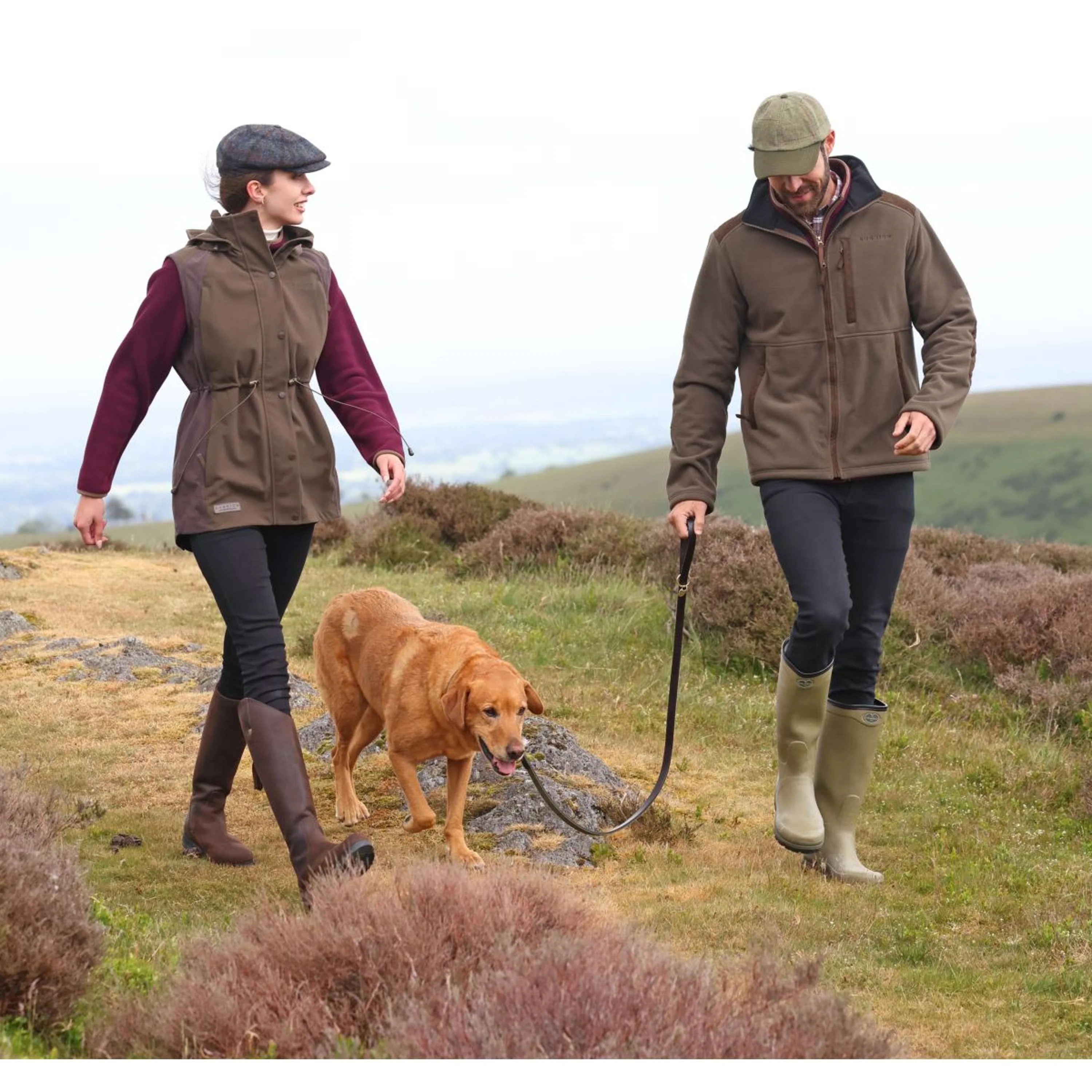 Aubrion by Shires Jacke Heritage Fleece Dunkelolive - Image 58