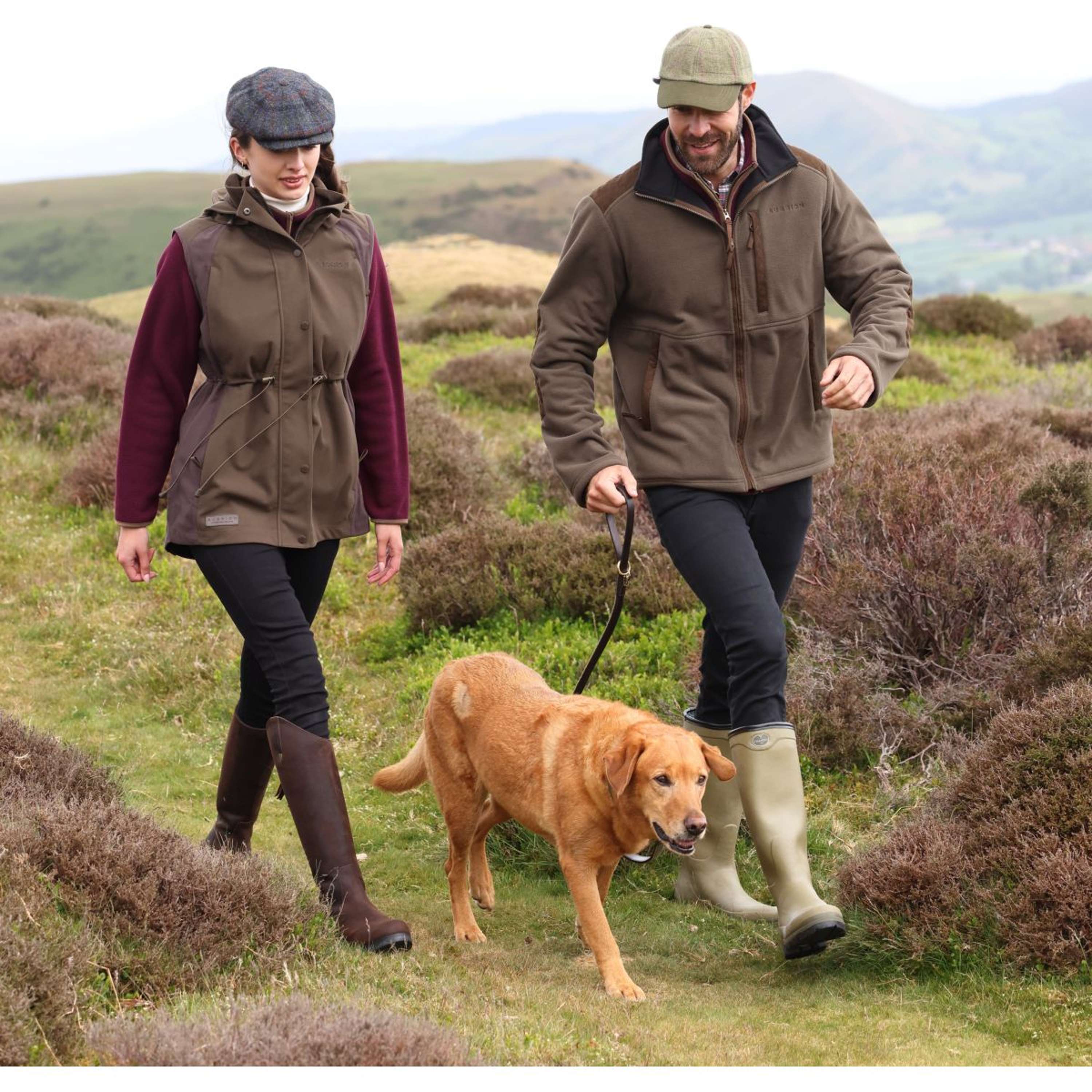 Aubrion by Shires Jacke Heritage Fleece Dunkelolive - Image 59