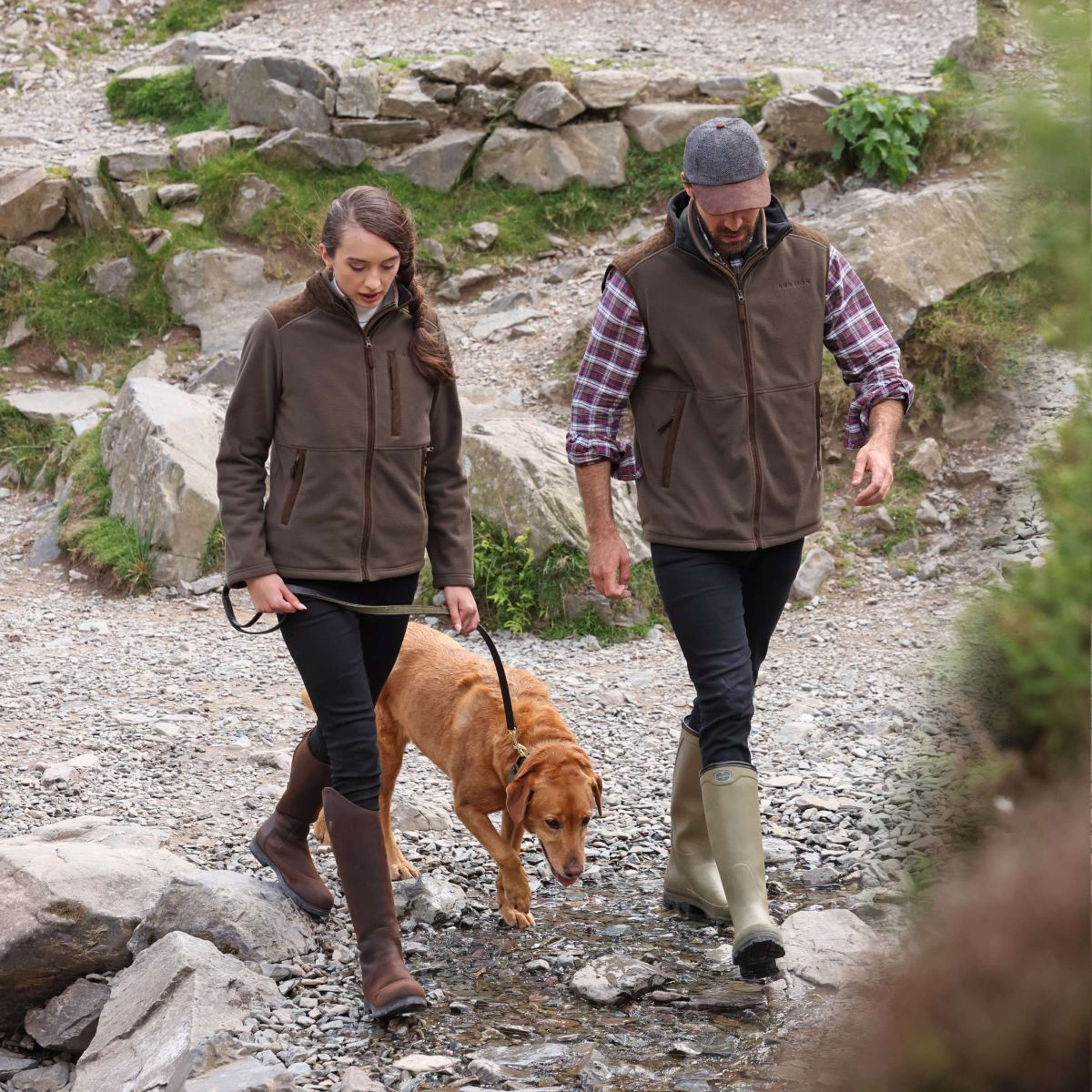 Aubrion by Shires Jacke Heritage Fleece Dunkelolive - Image 57