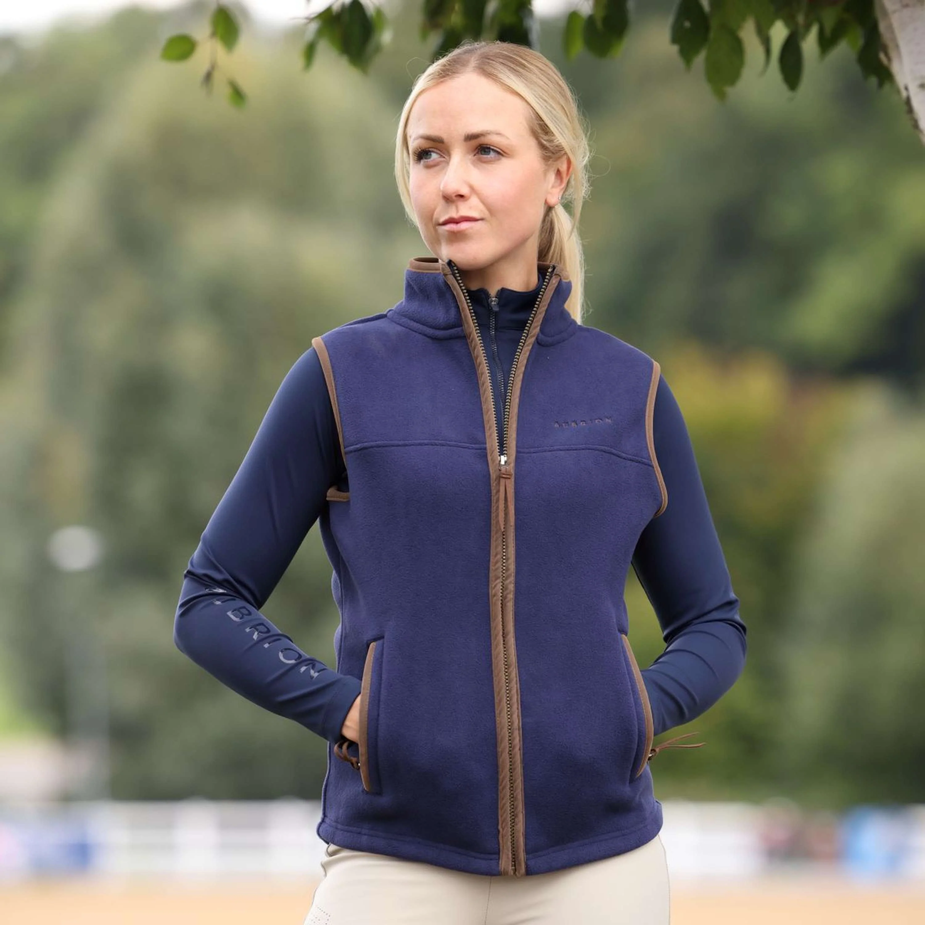 Aubrion by Shires Weste Original Fleece Navy - Image 3