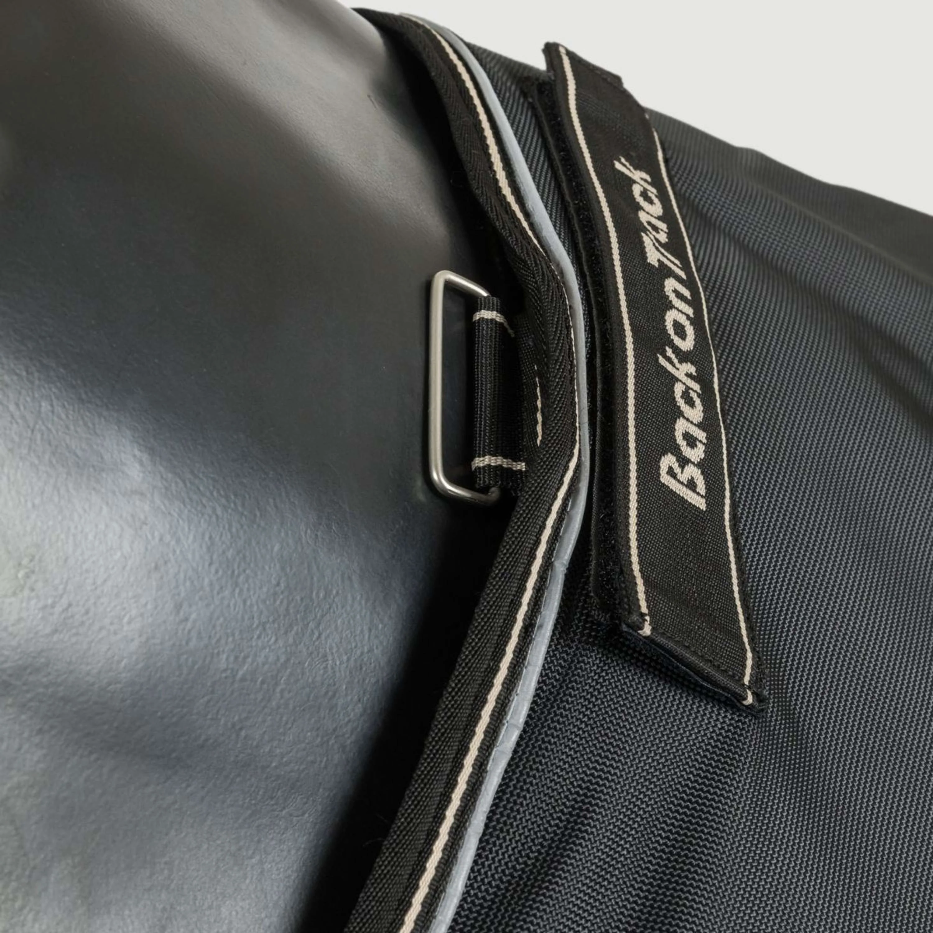 Back on Track Outdoordecke Obsidian 150g mit Abnehmbarem Hals Schwarz - Image 6