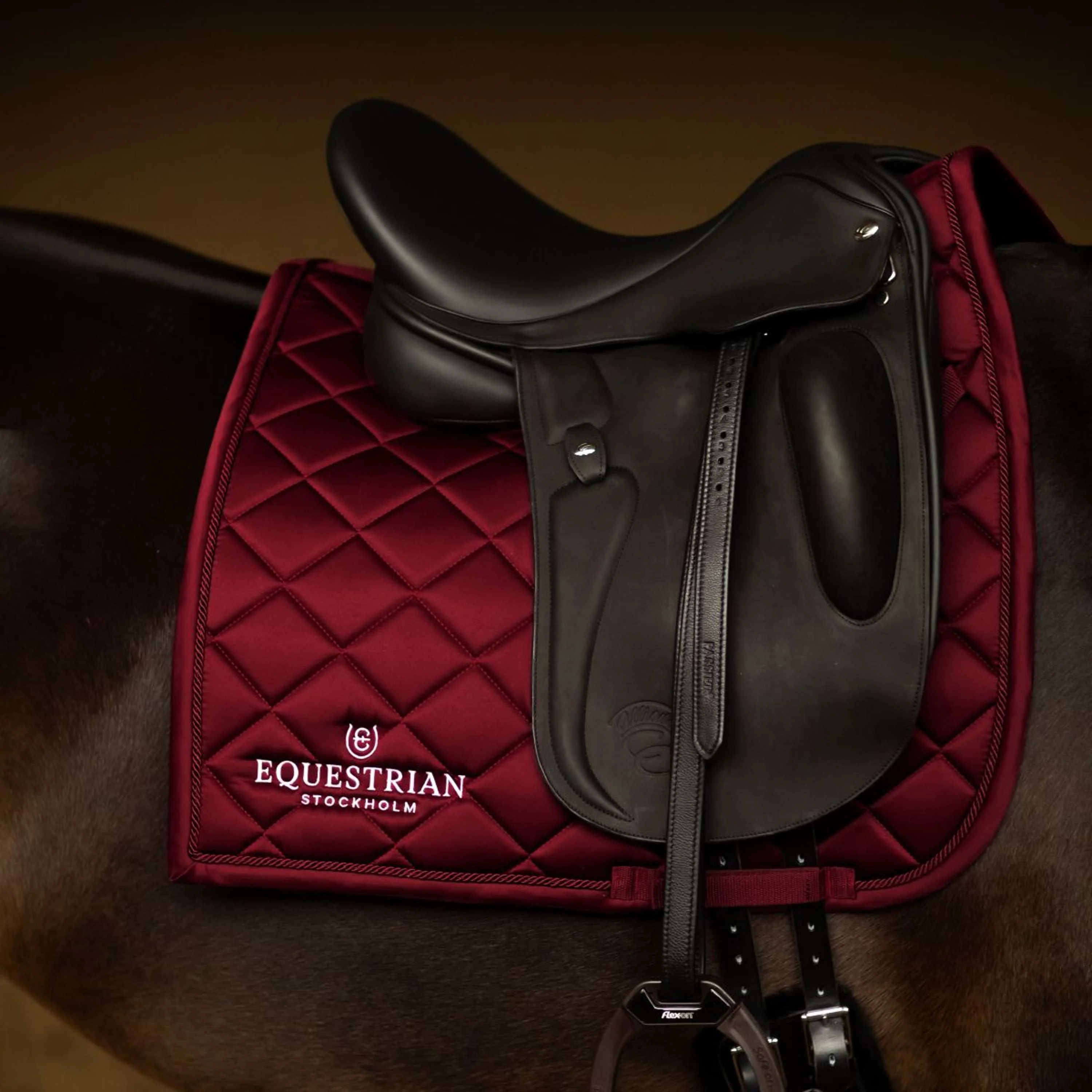Equestrian Stockholm Schabracke Line Dressur Bordeaux - Image 2