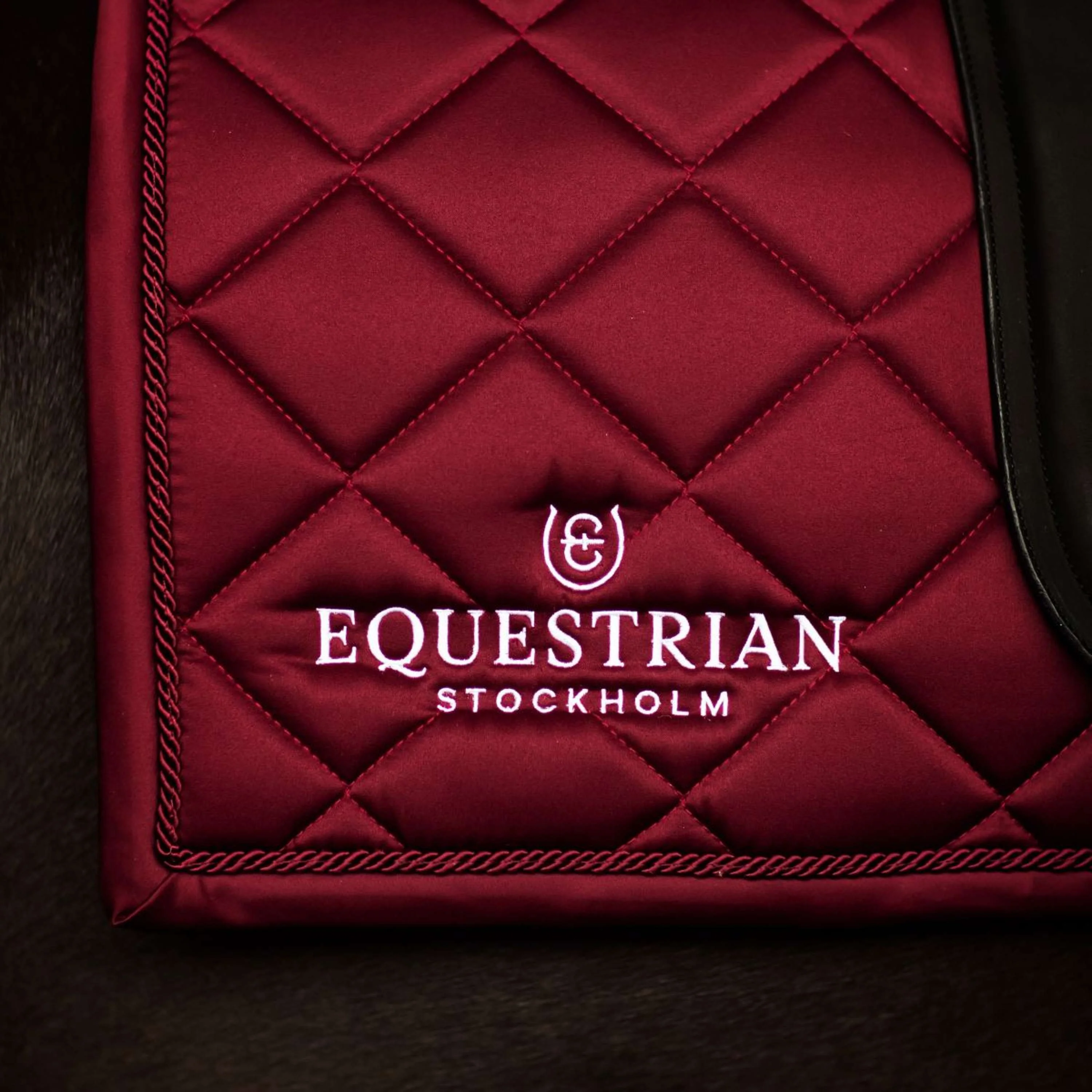 Equestrian Stockholm Schabracke Line Dressur Bordeaux - Image 3