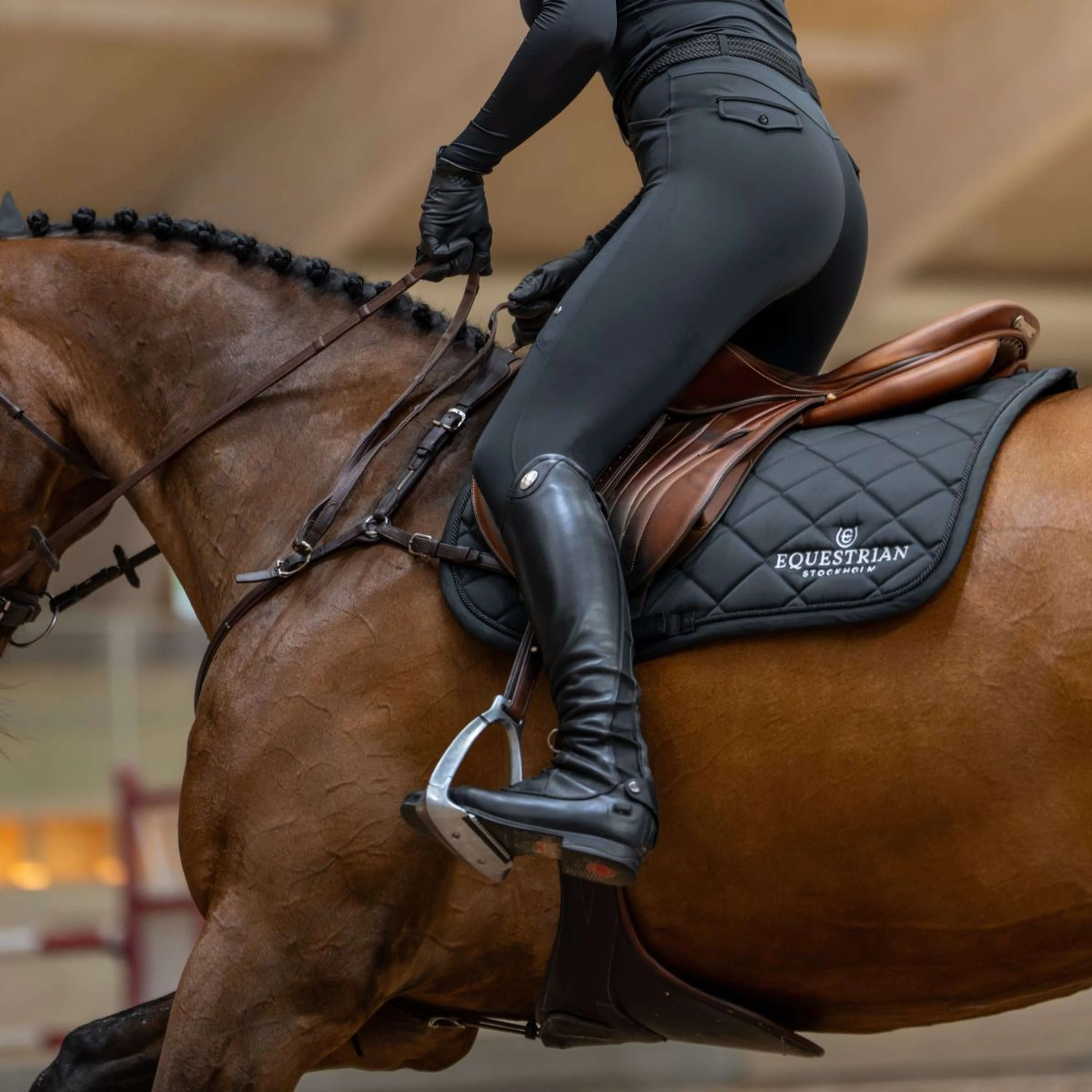 Equestrian Stockholm Schabracke Line Springen Schwarz - Image 6