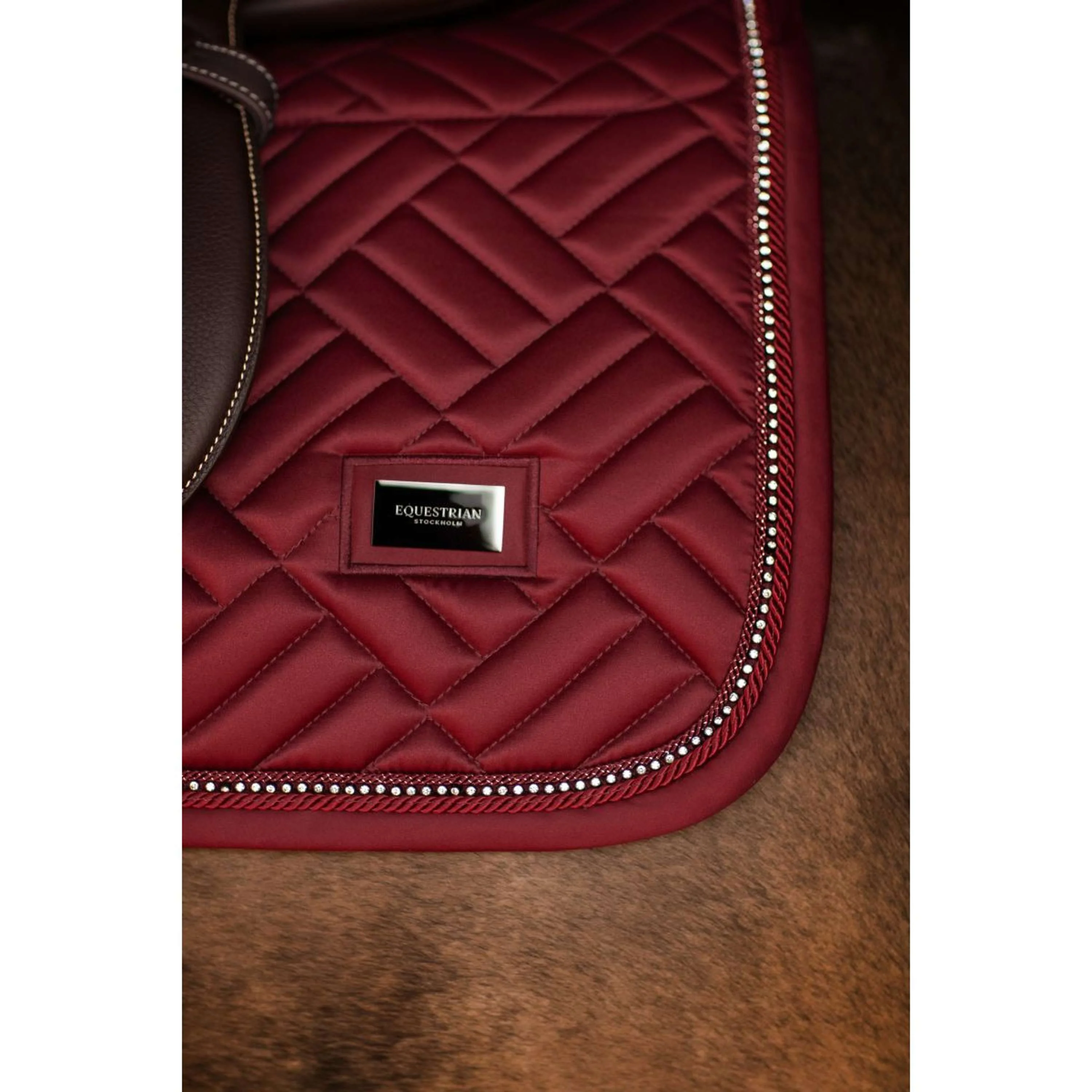 Equestrian Stockholm Schabracke Vegan Fur Springen Crystal Bordeaux - Image 3