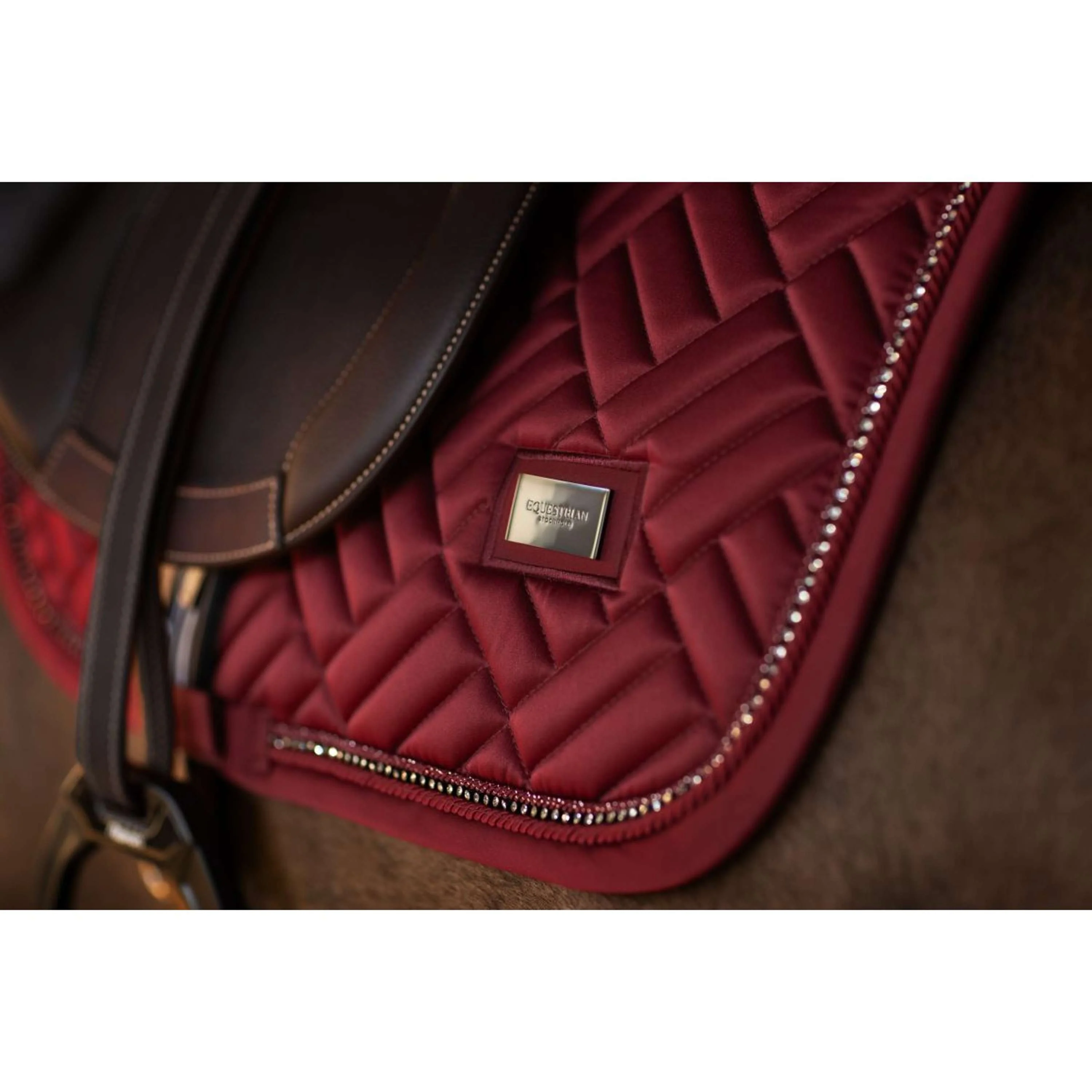 Equestrian Stockholm Schabracke Vegan Fur Springen Crystal Bordeaux - Image 4