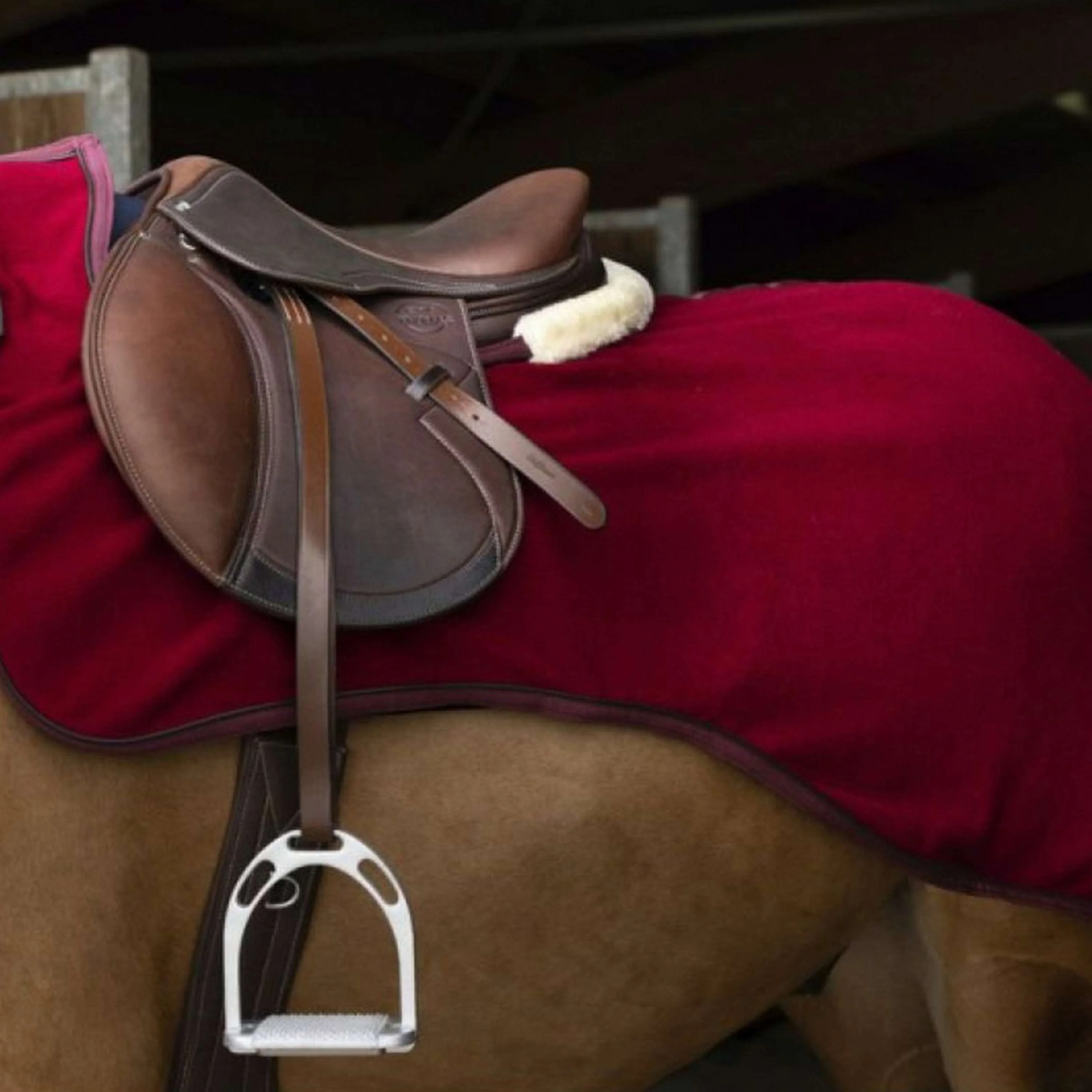 EQUITHÈME Ausreitdecke Teddy Fleece Bordeaux - Image 7