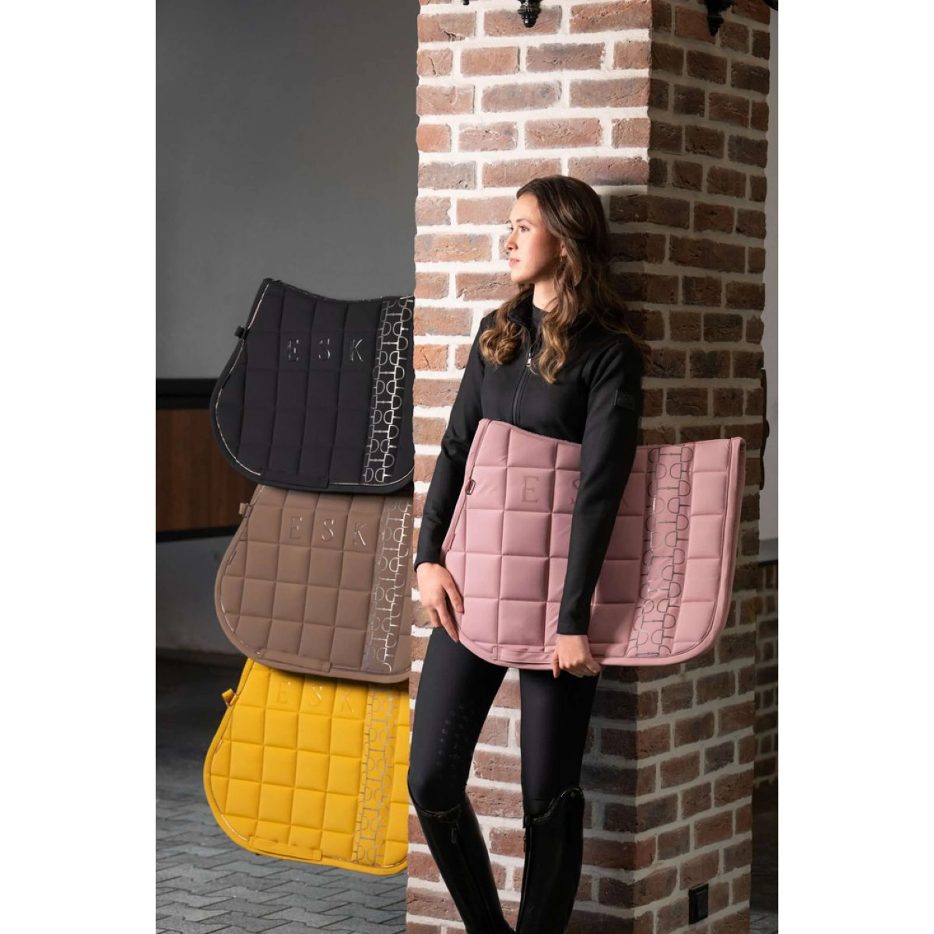 Eskadron Schabracke Big Square Softshell Platinum '25 Dressur Smoky Taupe - Image 2