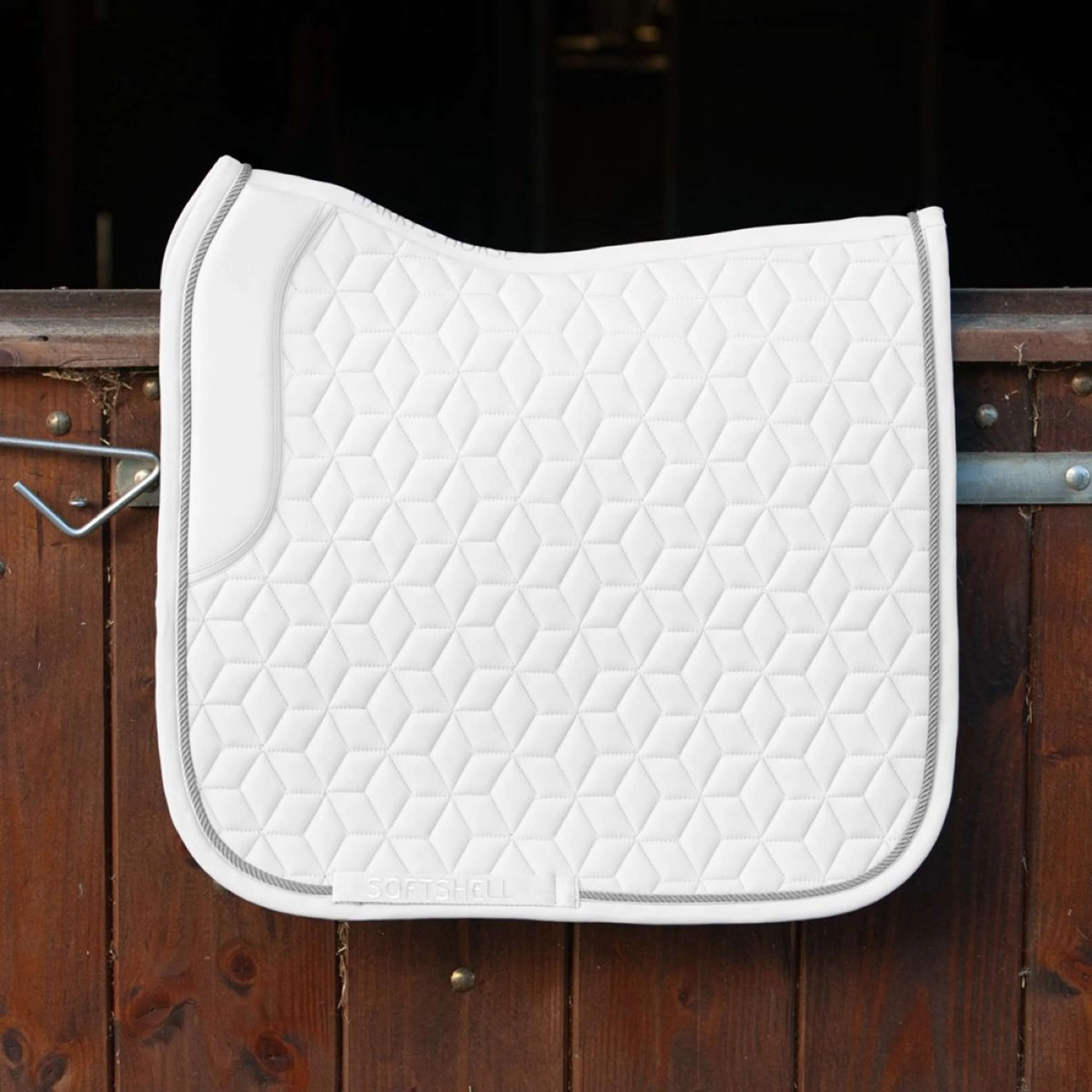 Harry's Horse Schabracke Softshell Dressur Weiß - Image 2