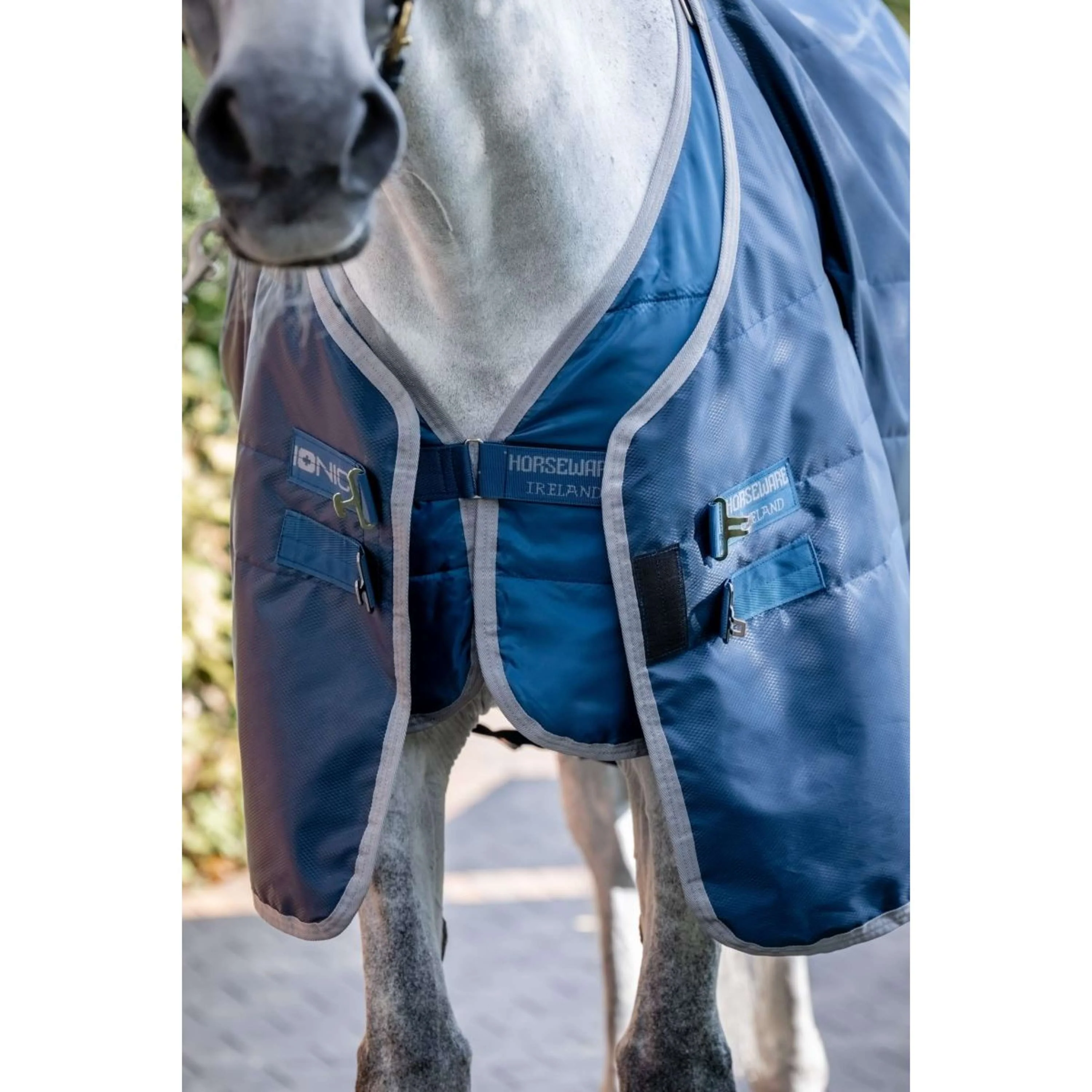 Horseware Therapy Ionic Stable 50g Imperialblau/Silber/Marineblau - Image 2