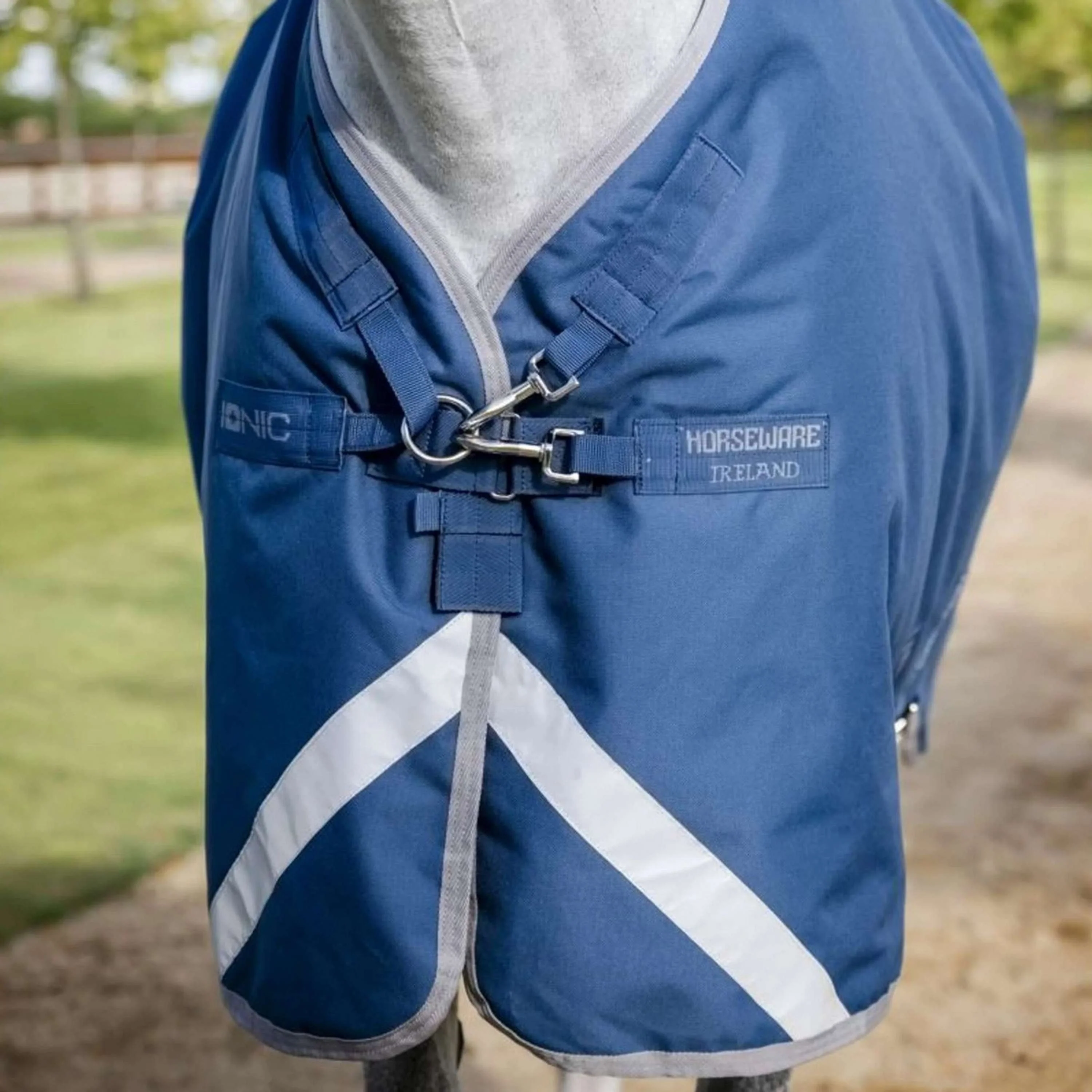 Horseware Therapy Turnout Ionic 100g Imperialblau/Silber/Marineblau - Image 4