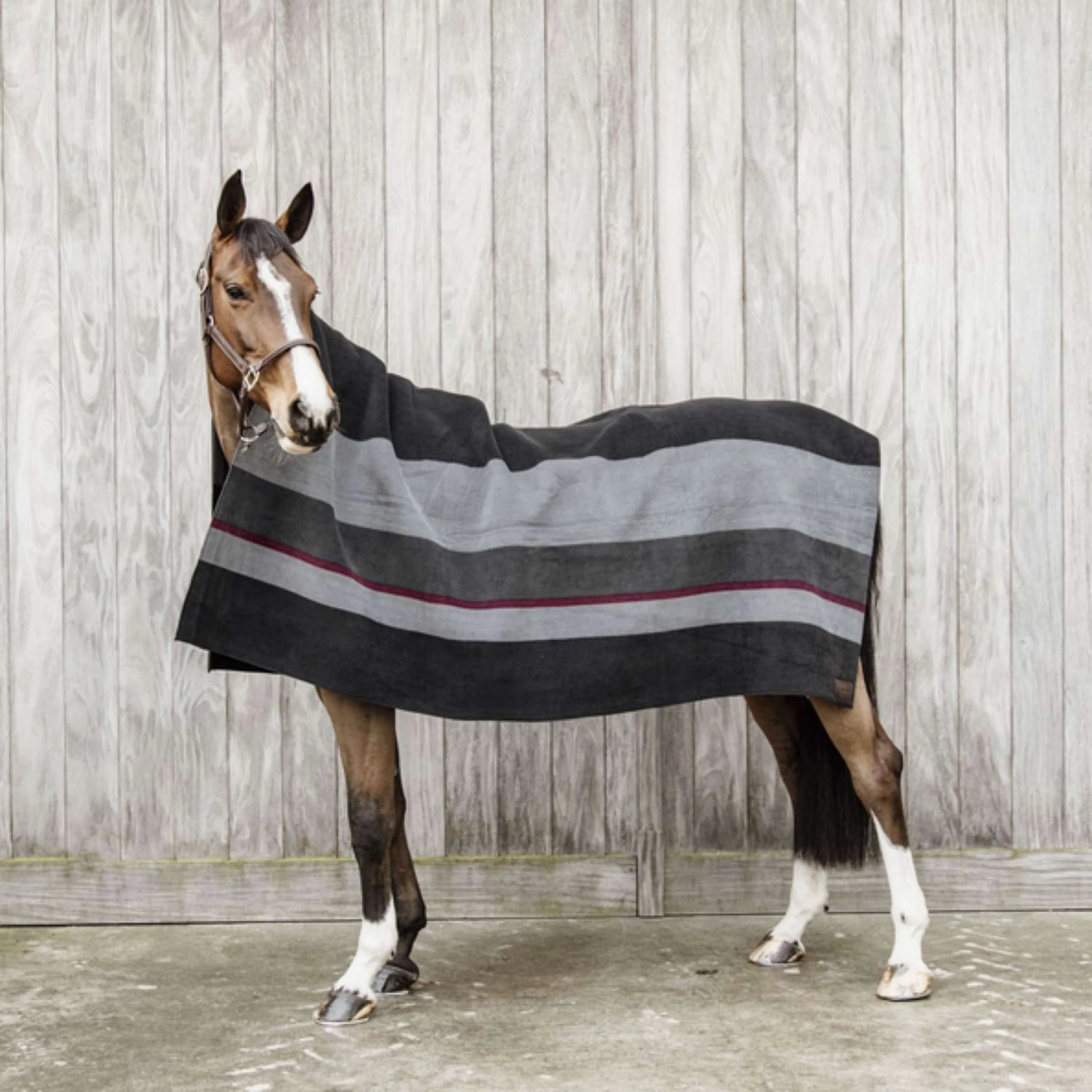 Kentucky Fleecedecke Heavy Square Stripes Schwarz/Grau - Image 3