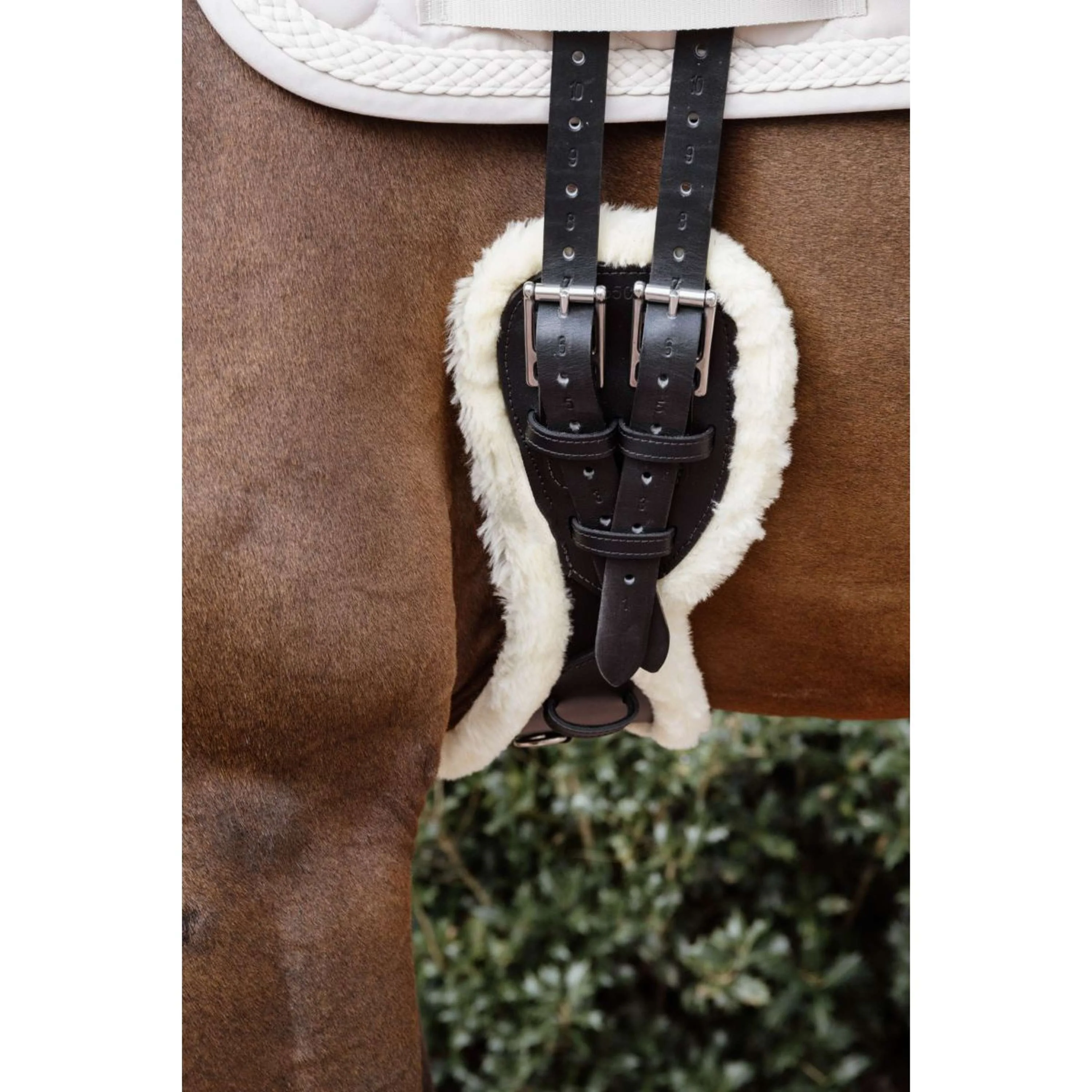Kentucky Horsewear Dressurgurt Anatomic Sheepskin Schwarz - Image 2