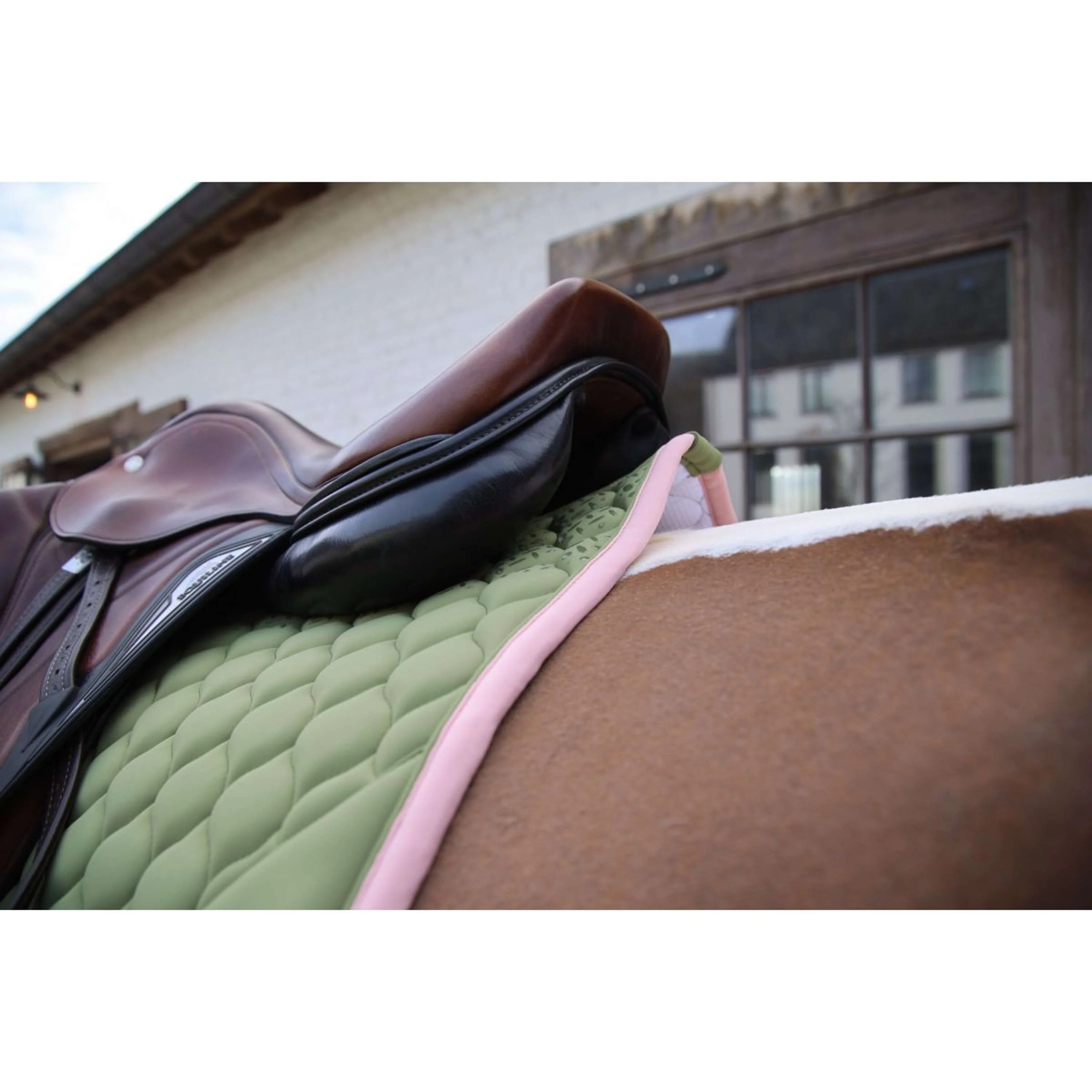 Kentucky Horsewear Schabracke Softshell Onion Quilt Springen Khaki/Altrosa - Image 3