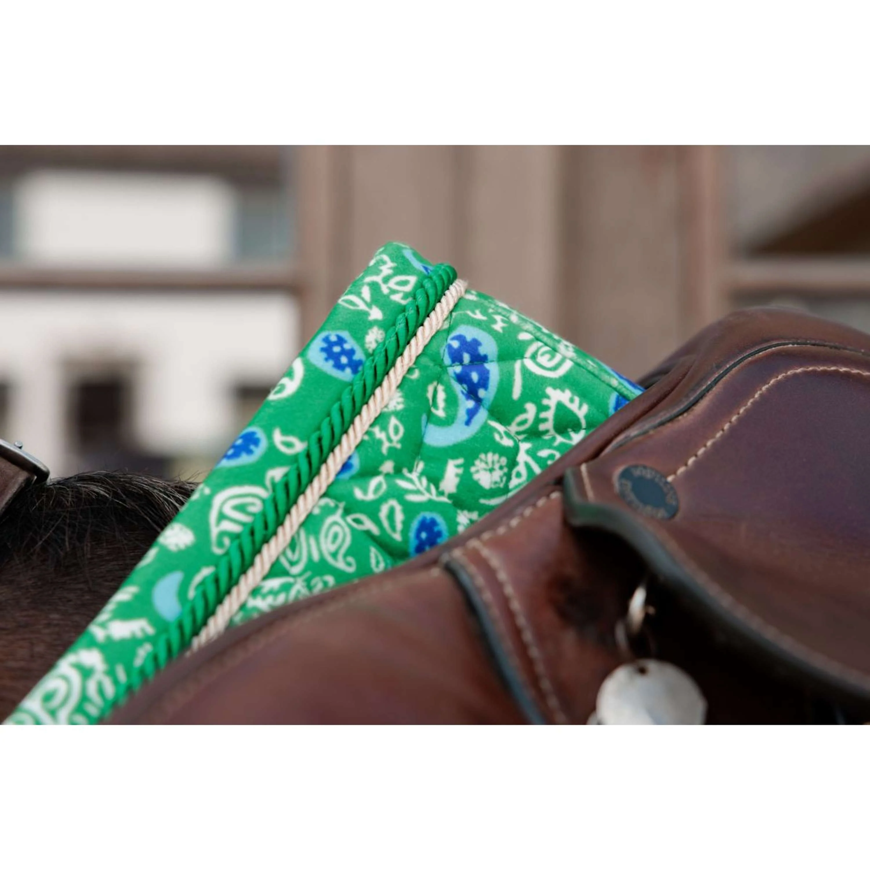 Kentucky Schabracke Velvet Paisley Garden Springen Grün/Navy - Image 4