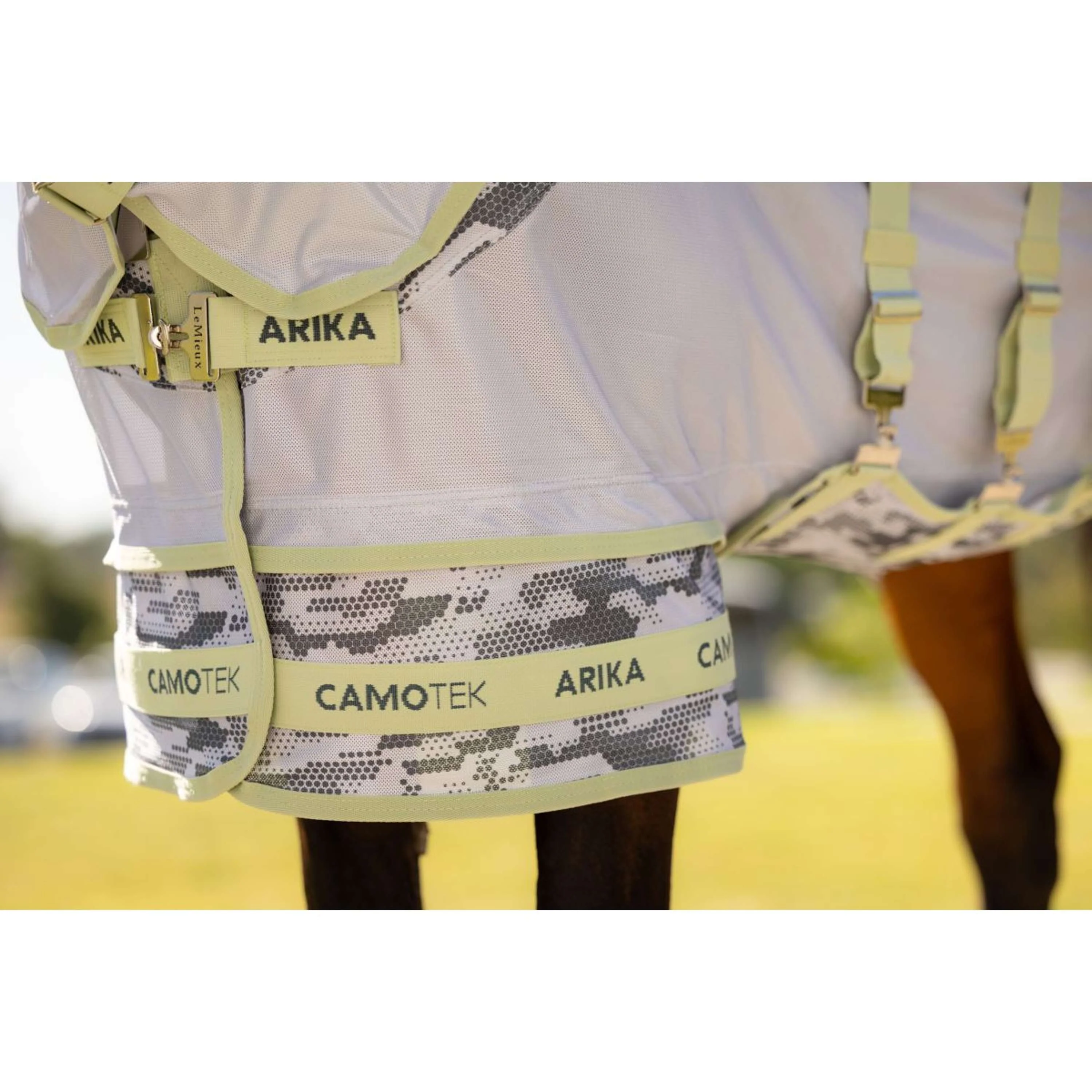 LeMieux Fliegendecke Arika Camo-Tek mit Halsteil Macaron - Image 8