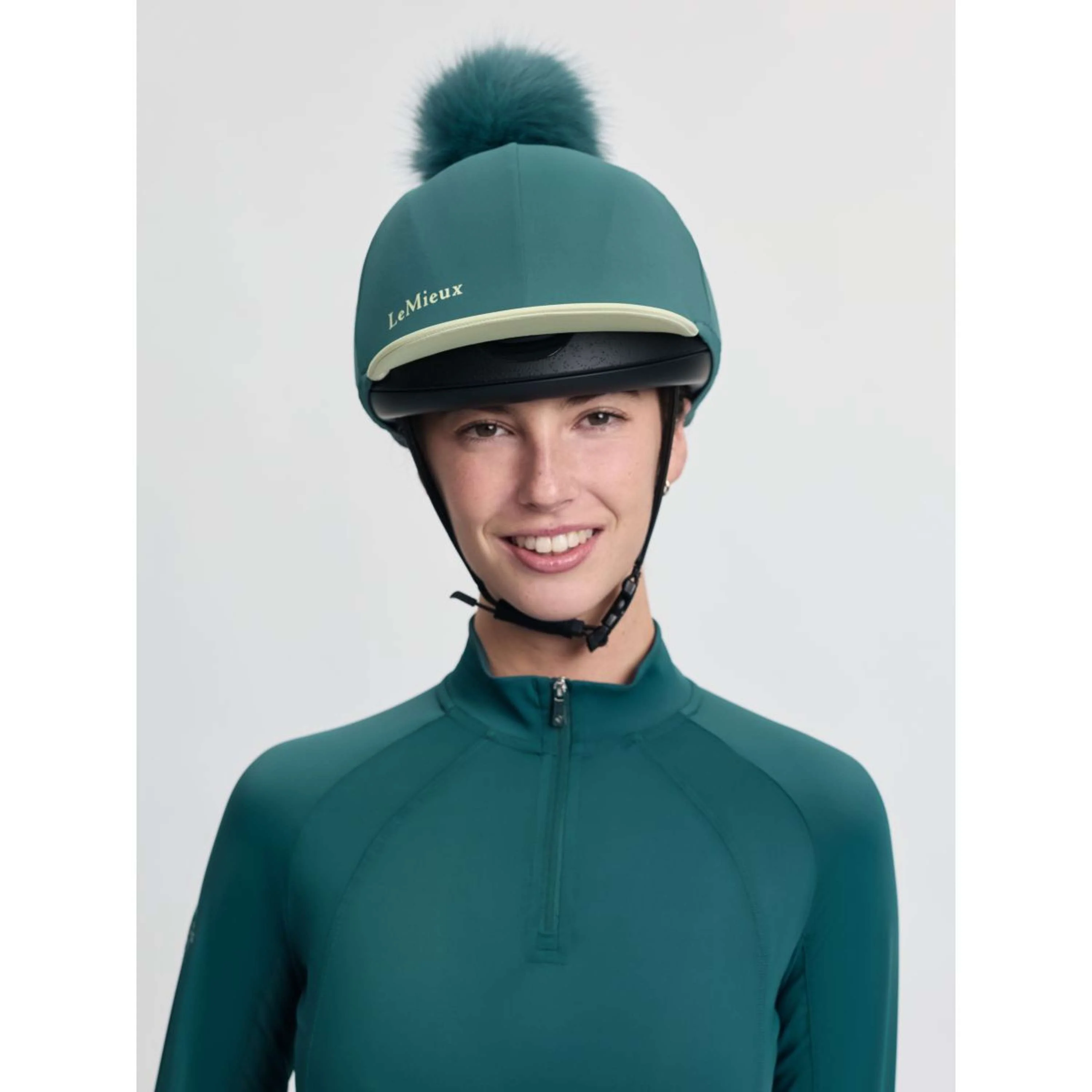 LeMieux Kappenabdeckung Classique Pom Jungle - Image 4