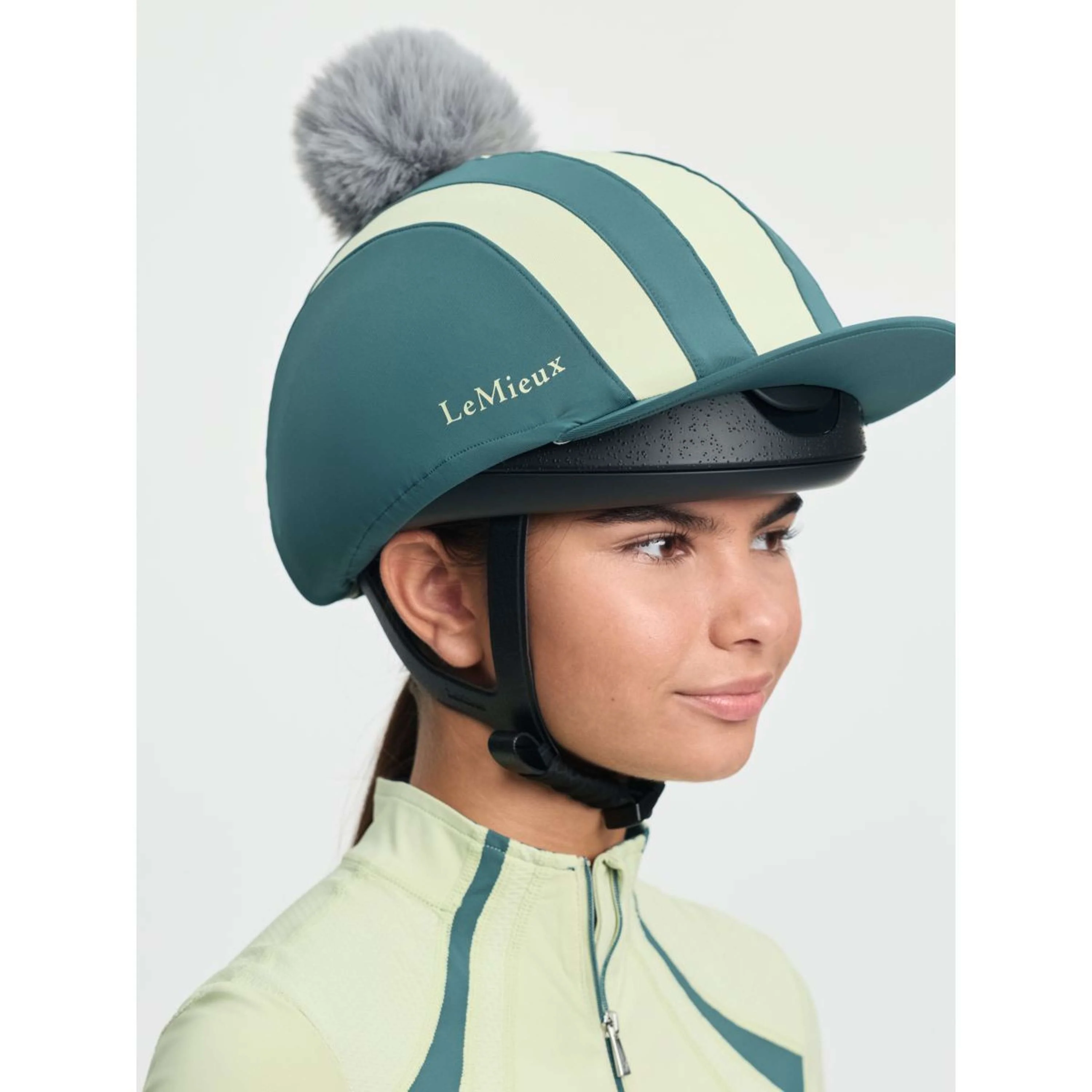 LeMieux Kappenabdeckung Tempo Pom Jungle - Image 2
