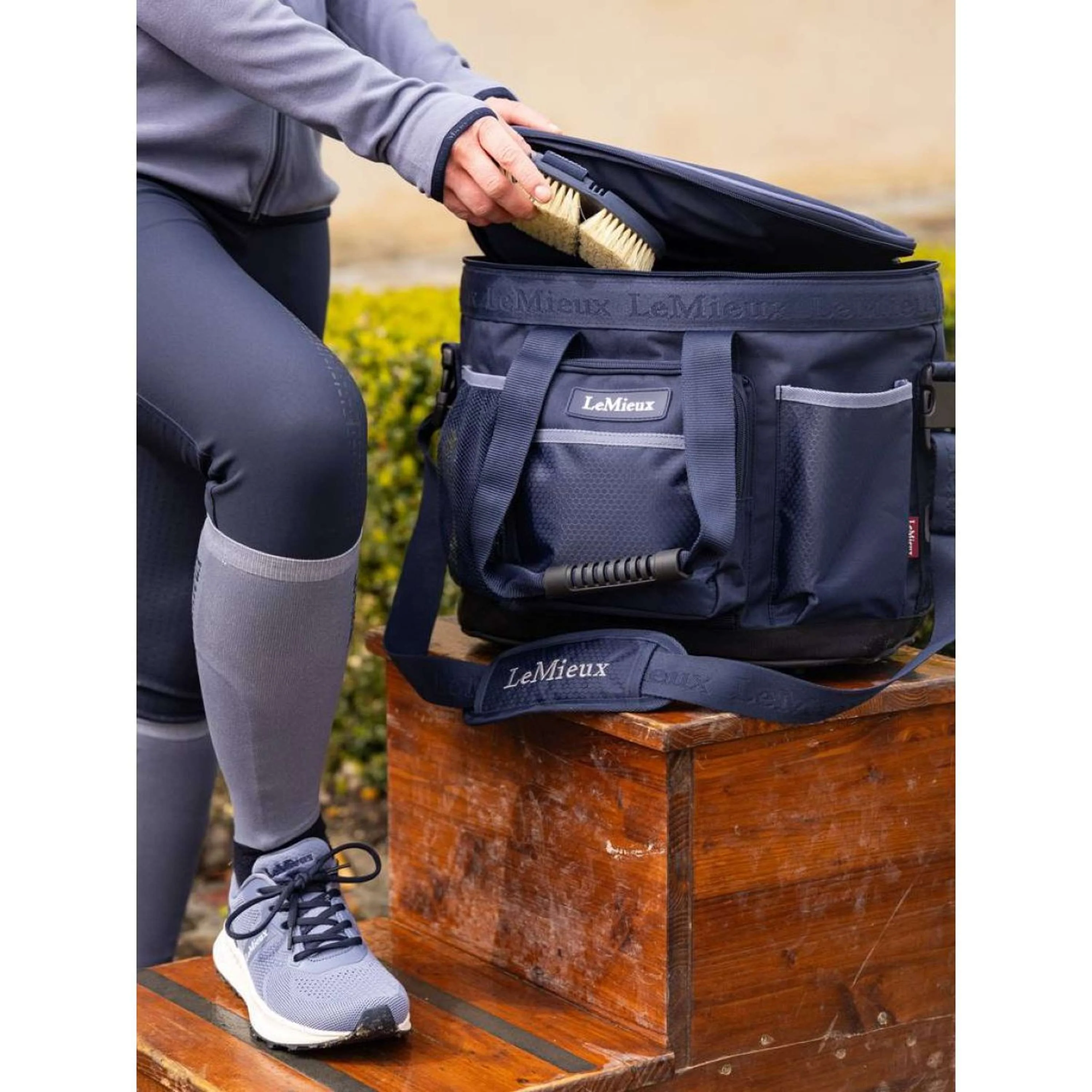 LeMieux Putztasche Navy - Image 4