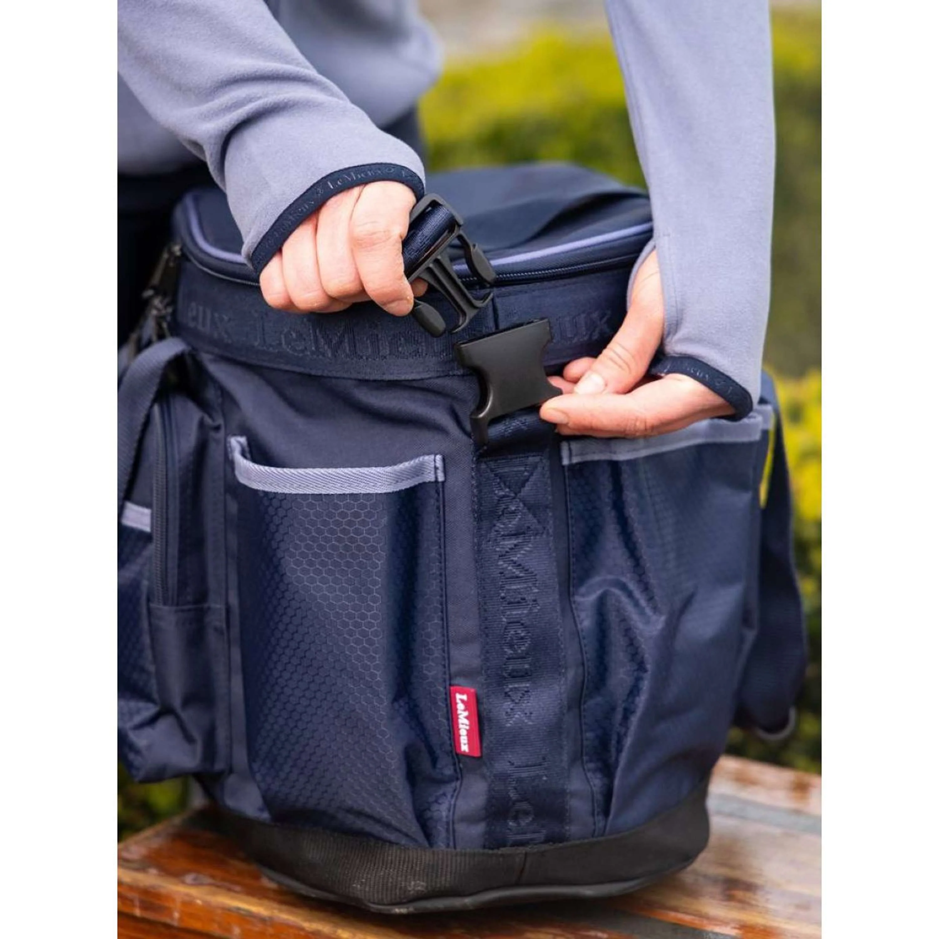 LeMieux Putztasche Navy - Image 5