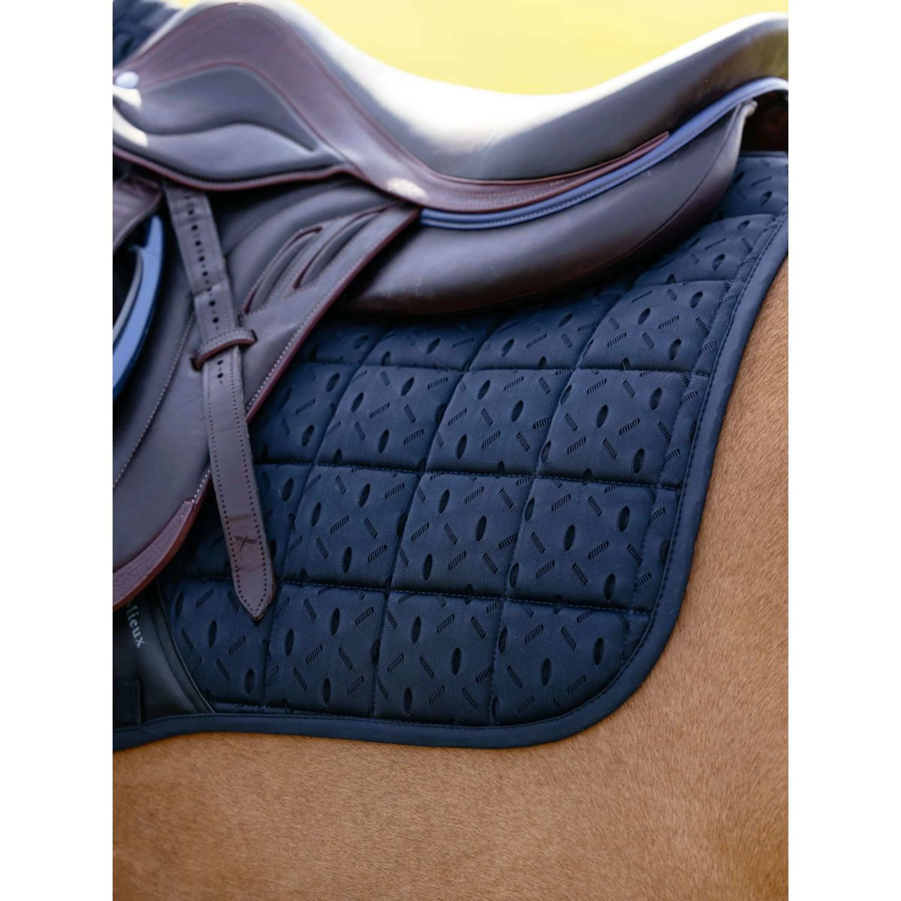 LeMieux Schabracke 3D Mesh Self-Cool Square Springen Navy - Image 2