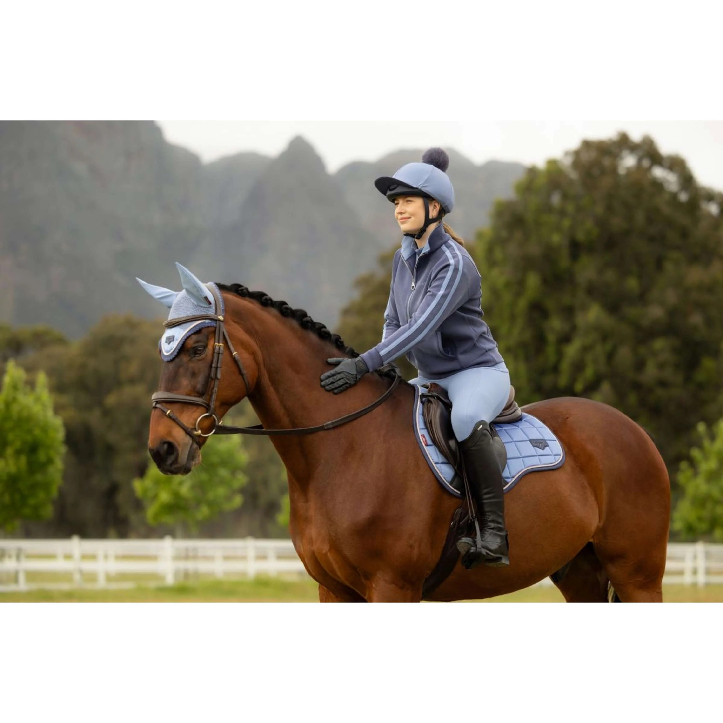 LeMieux Schabracke Loire Classic Square Vielseitigkeit Powder Blue - Image 8