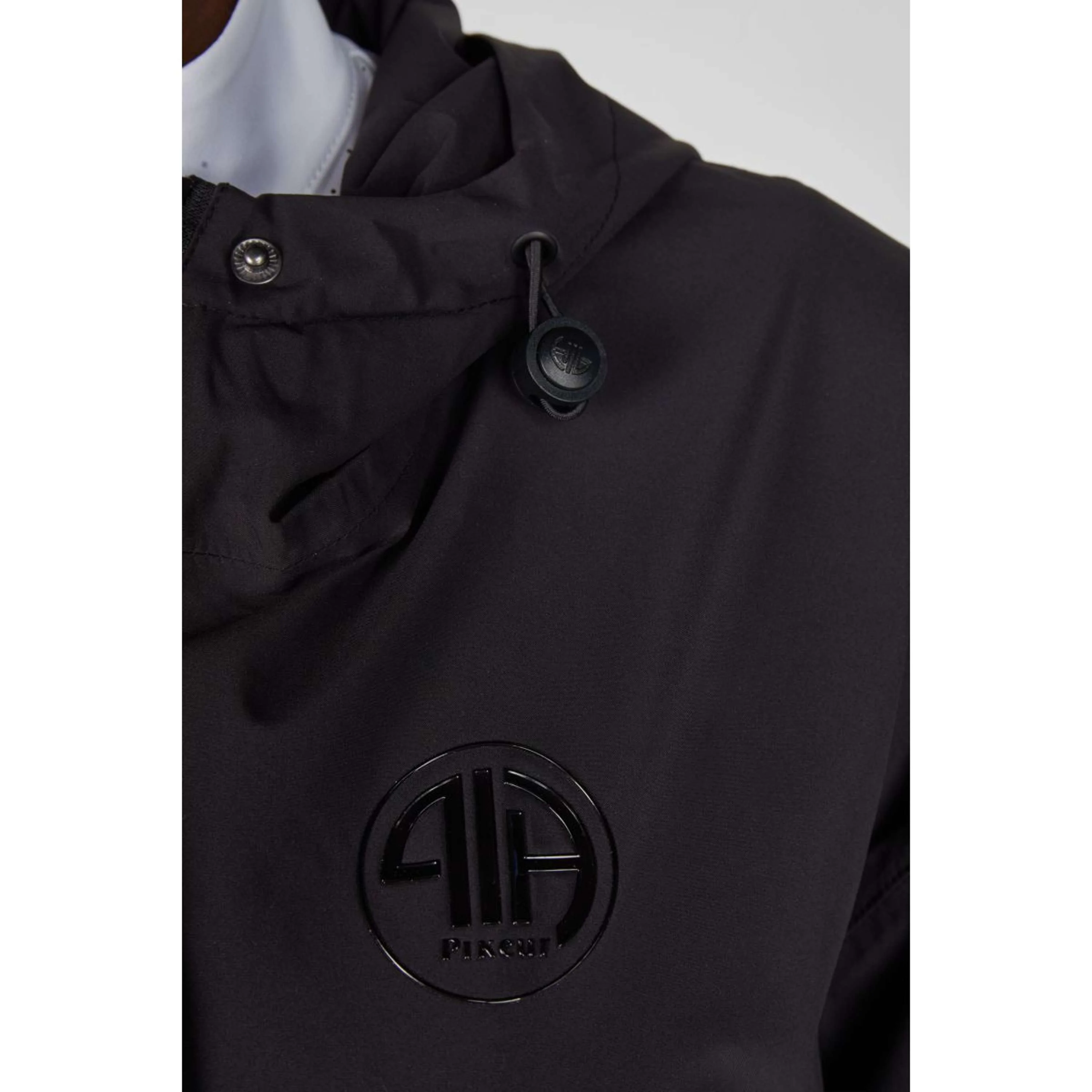 Pikeur Regenjacke Zip Poncho SS26 Schwarz - Image 3