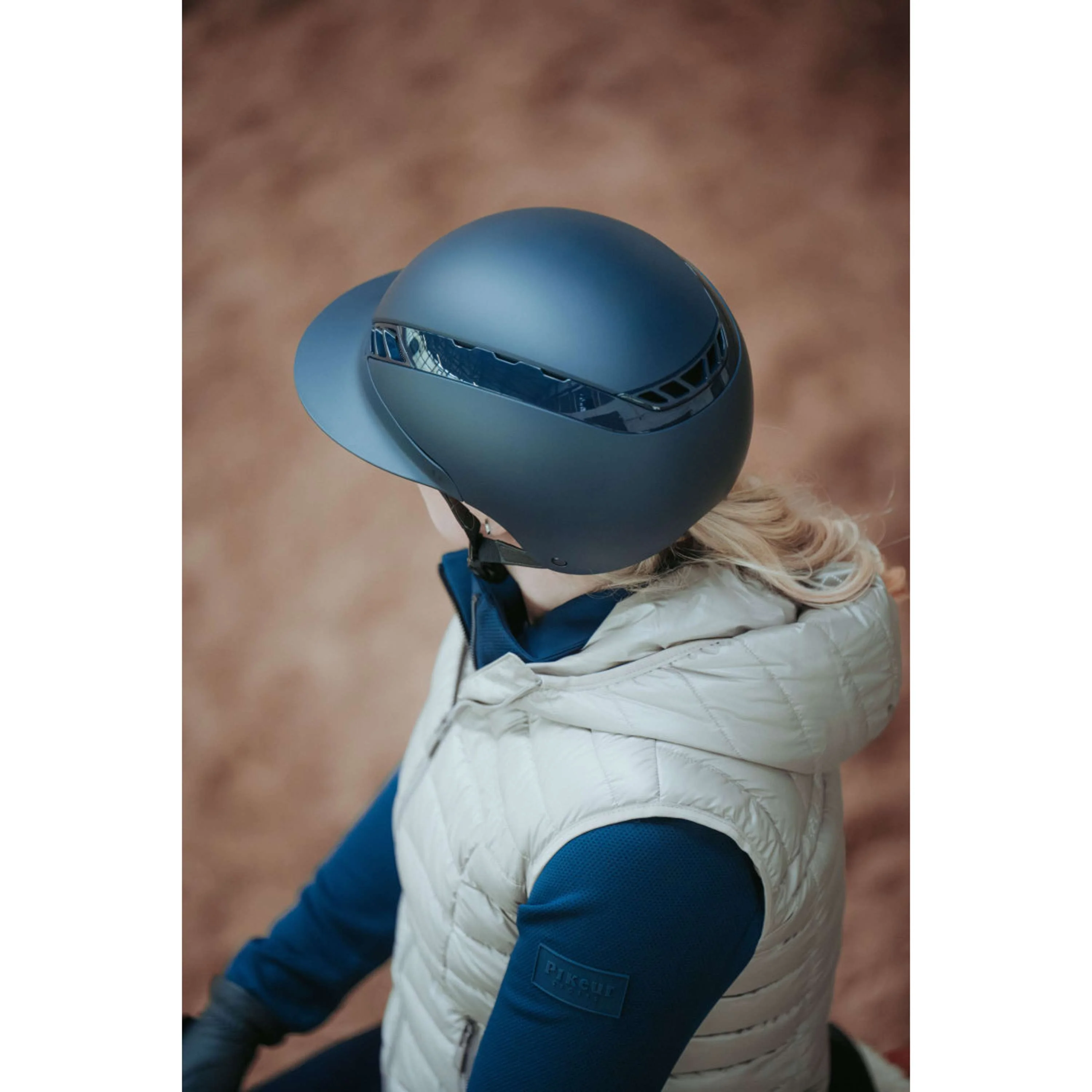 Pikeur Reithelm AirLuxe Pure Langer Schirm Midnight Blue - Image 4