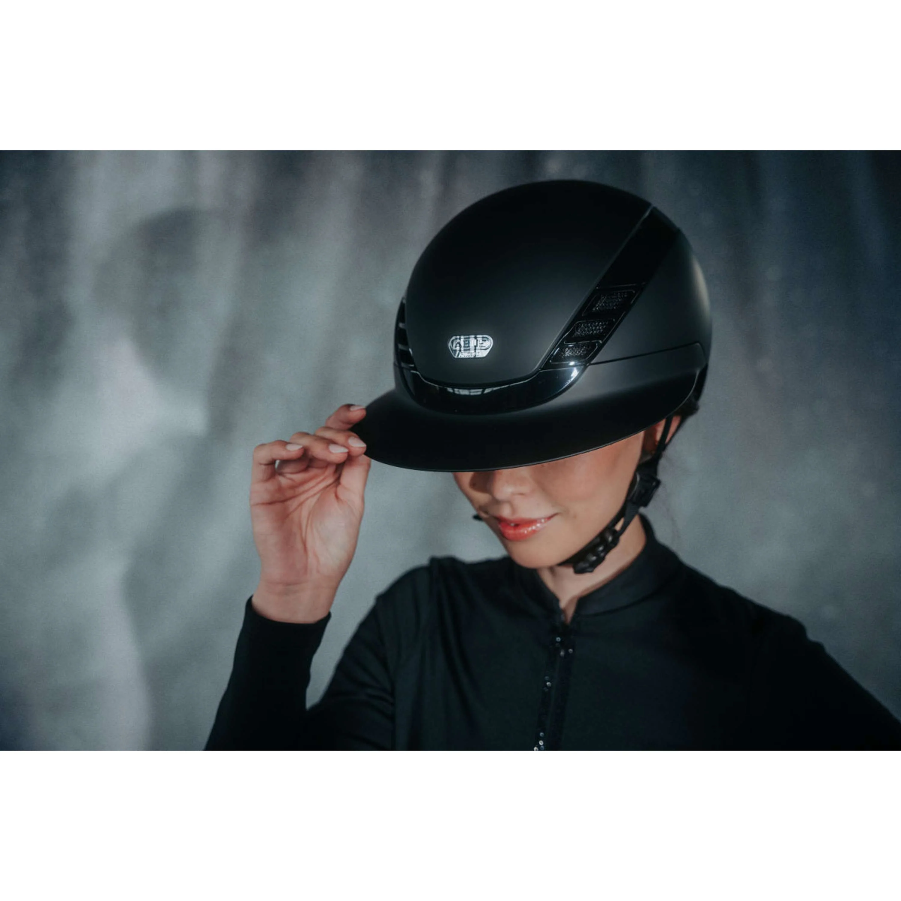 Pikeur Reithelm AirLuxe Pure Langer Schirm Schwarz - Image 2