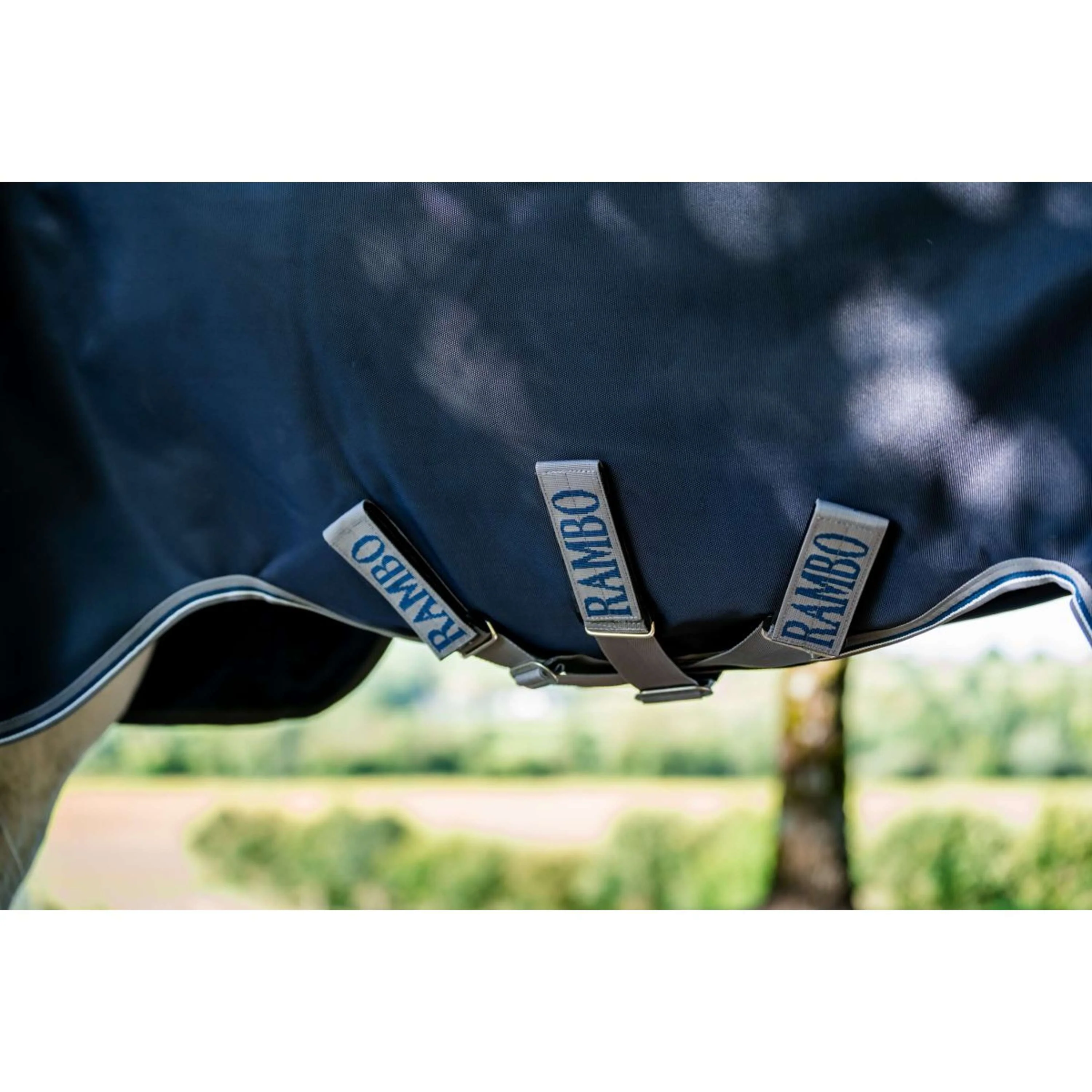 Rambo Turnout Rug 1680D Varilayer 450g Navy/Thunderstorm Grey/Silver - Image 4
