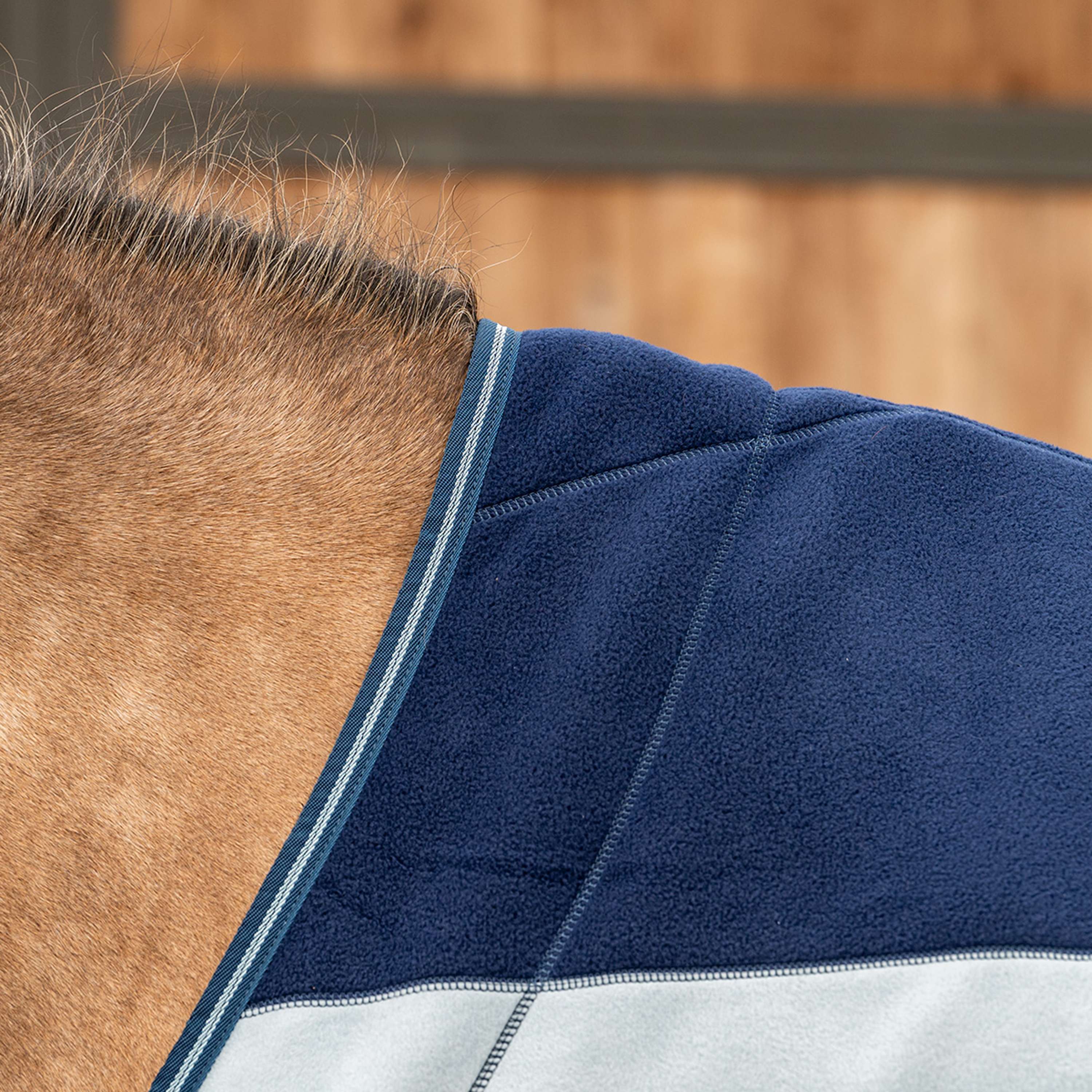 Velder Horsewear Deluxe Fleece Cooler Rug Navy - Image 5