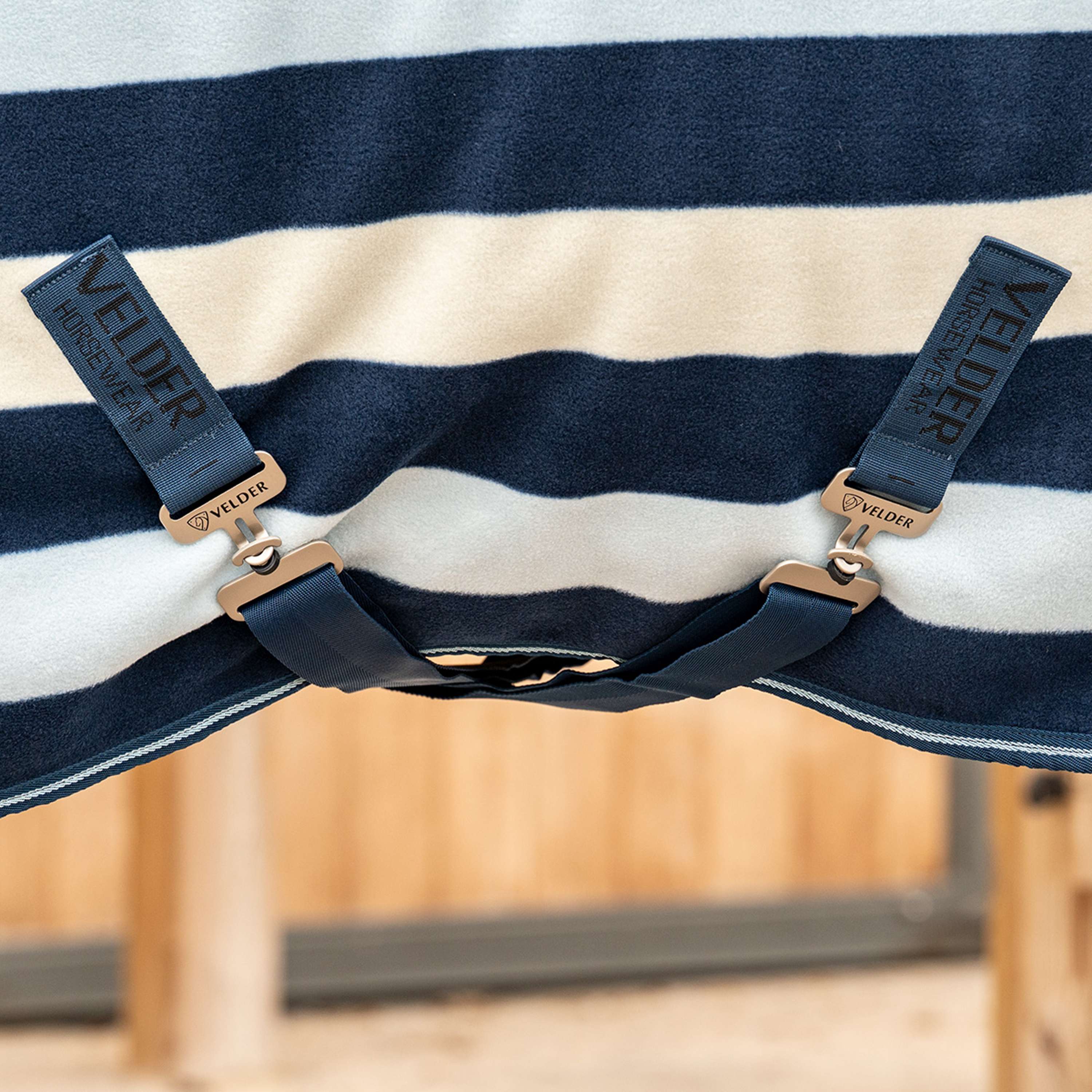 Velder Horsewear Deluxe Fleece Cooler Rug Navy - Image 6