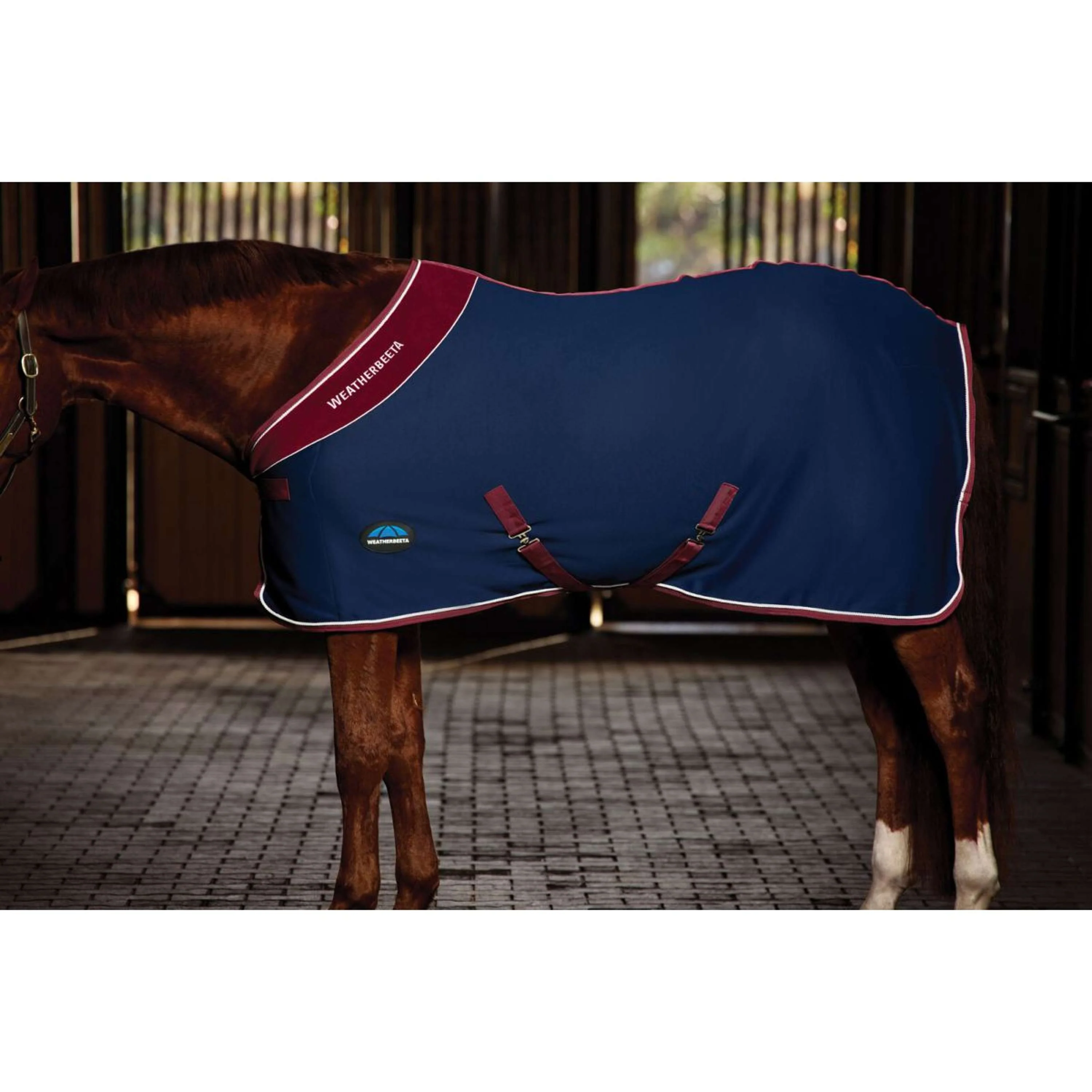 WeatherBeeta Showdecke Opulence Standard Neck Navy/Burgundy - Image 3